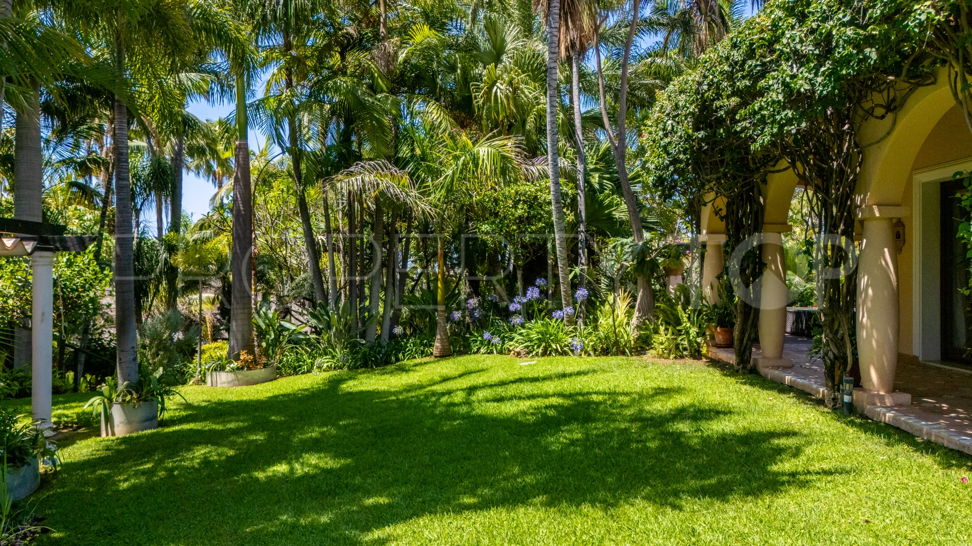 Villa de 8 dormitorios en venta en Altos del Rodeo