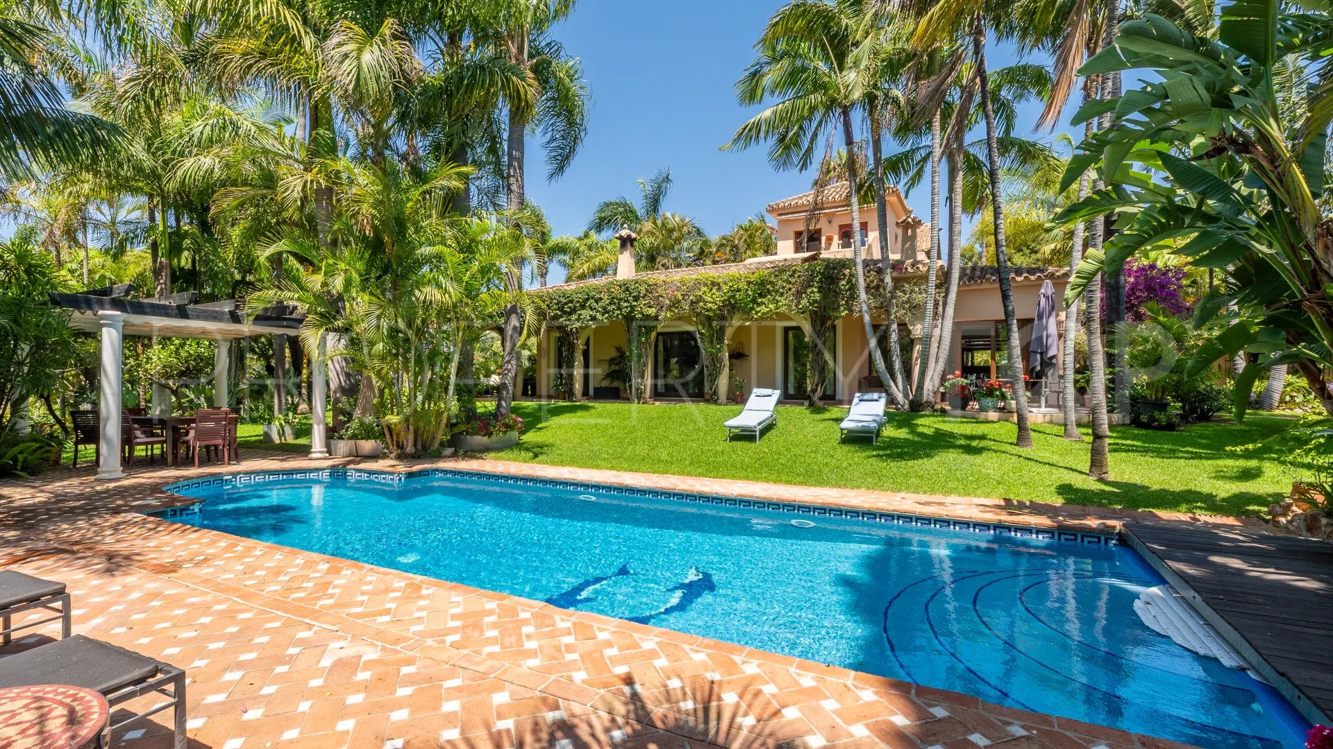 Villa de 8 dormitorios en venta en Altos del Rodeo