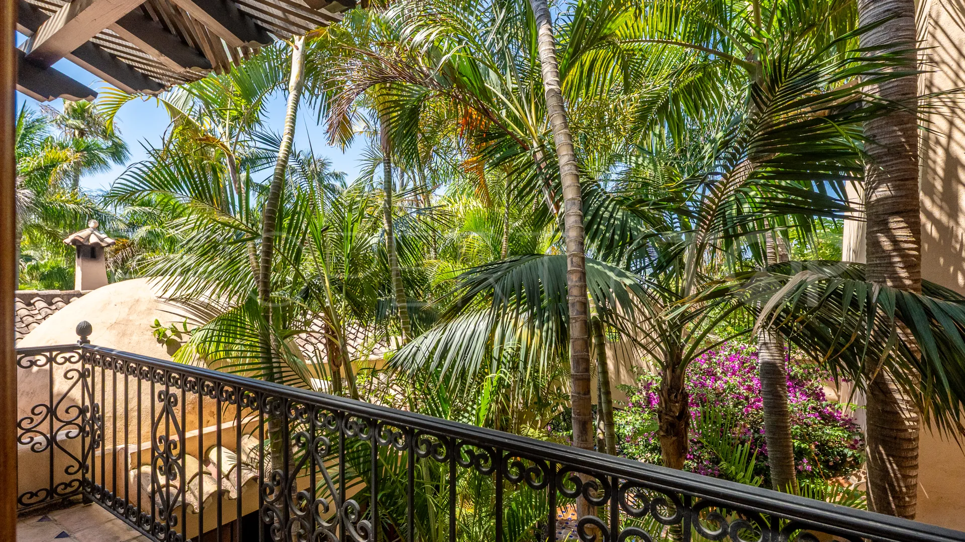 Villa de 8 dormitorios en venta en Altos del Rodeo