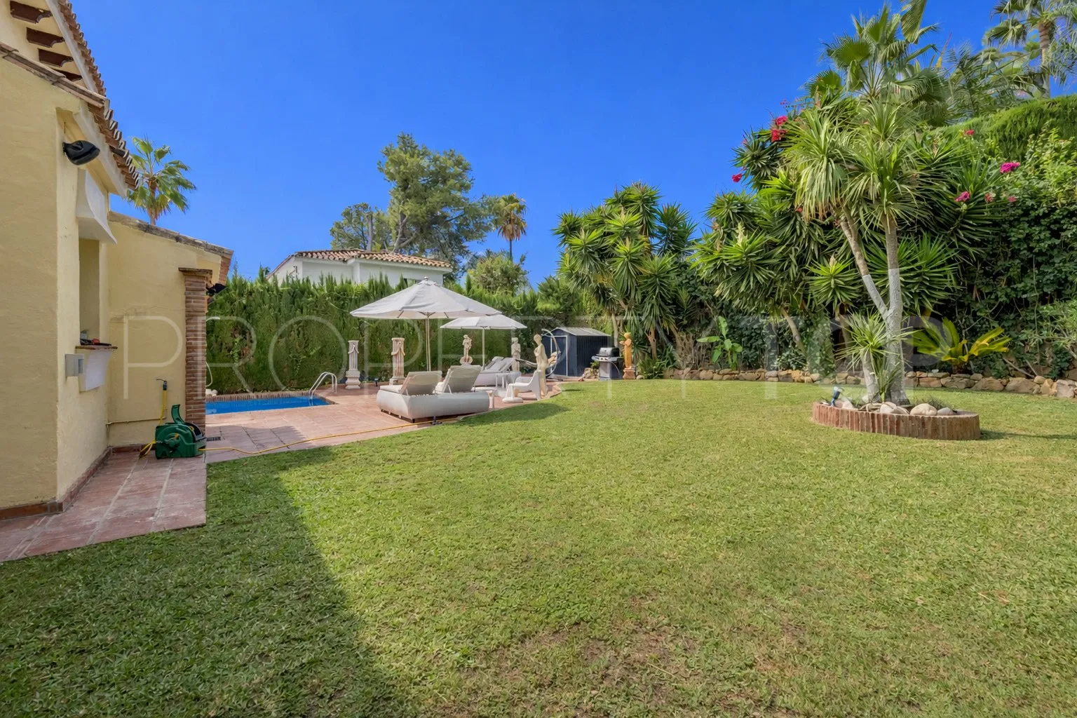 Se vende villa en Las Brisas