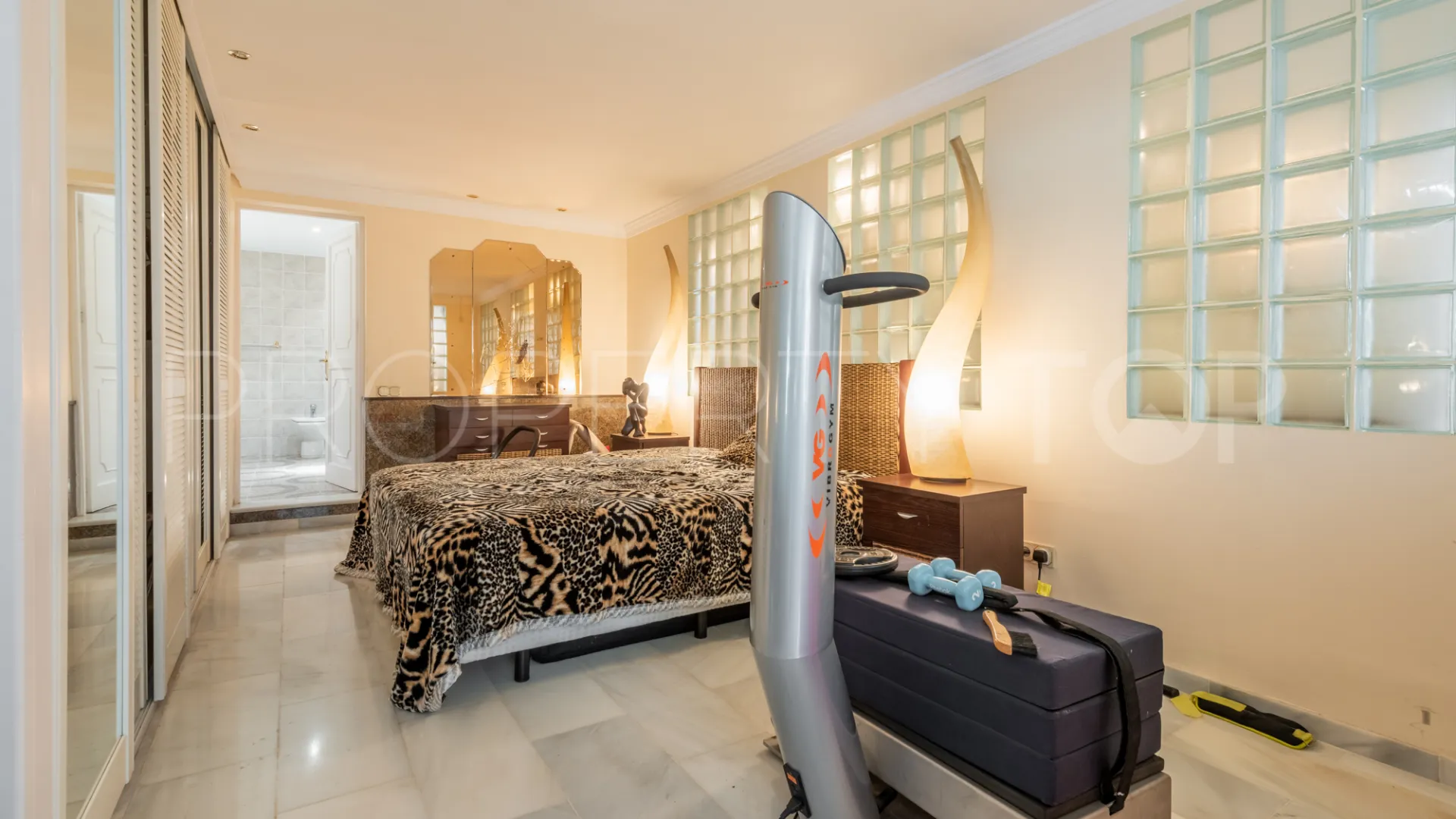 Se vende villa en Las Brisas