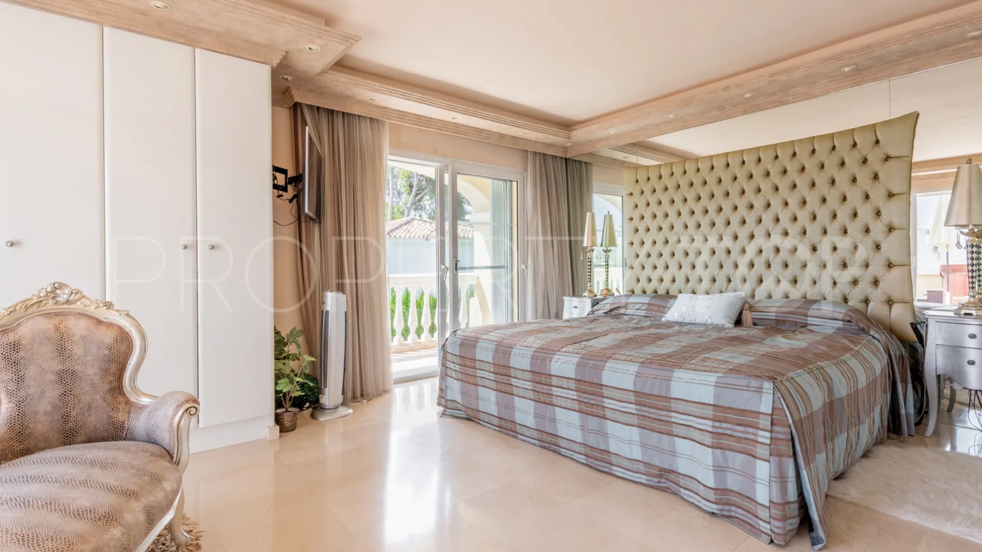 Se vende villa en Las Brisas