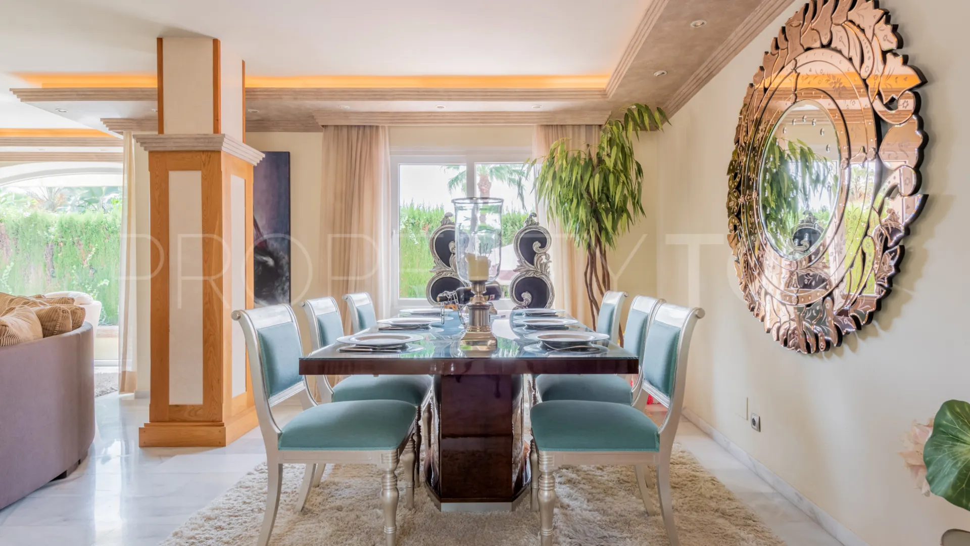 Se vende villa en Las Brisas