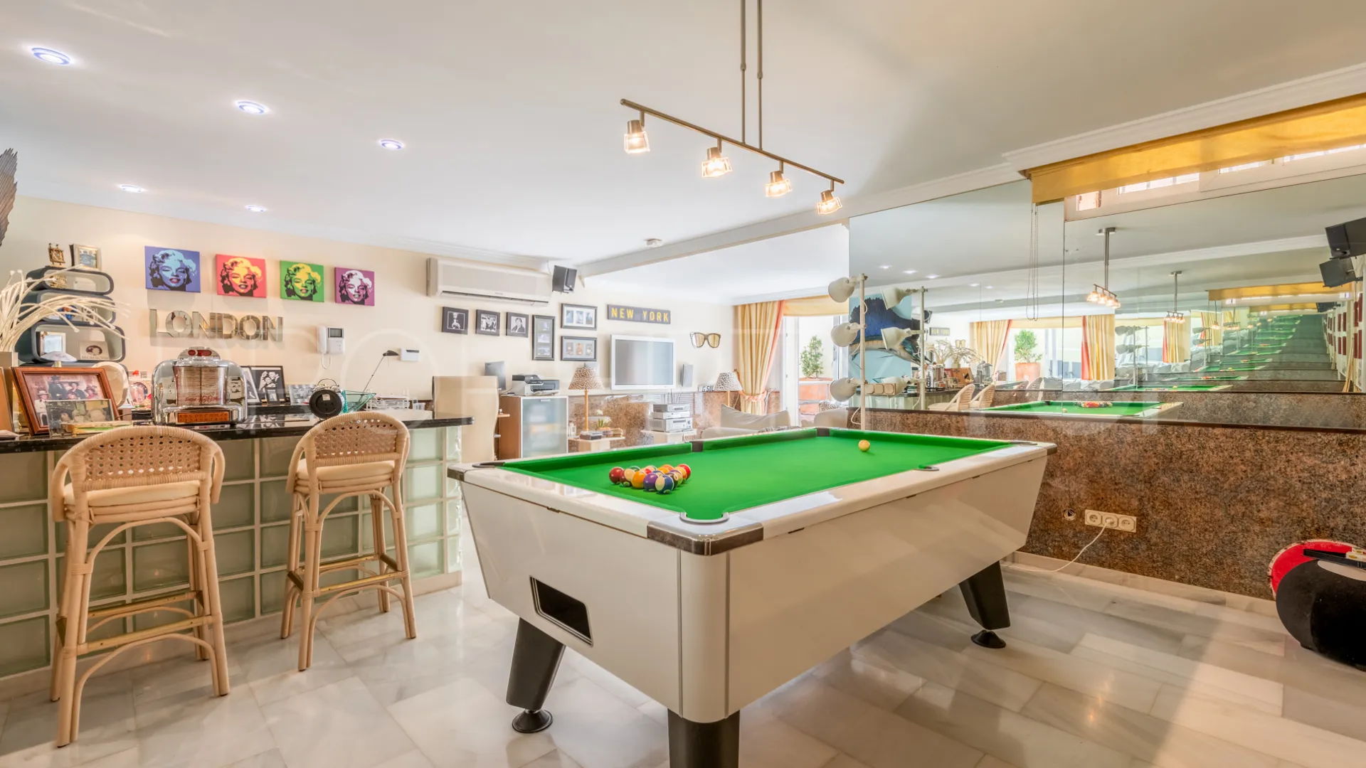 Se vende villa en Las Brisas