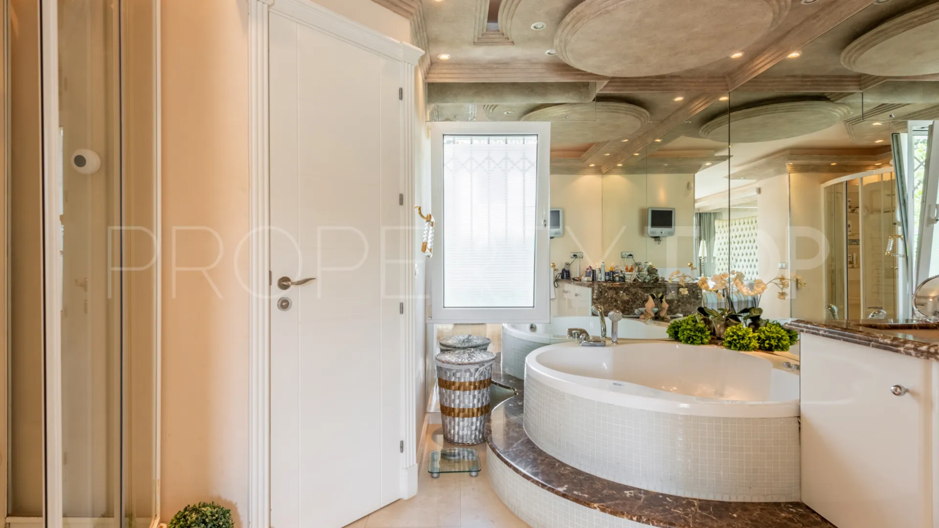 Se vende villa en Las Brisas