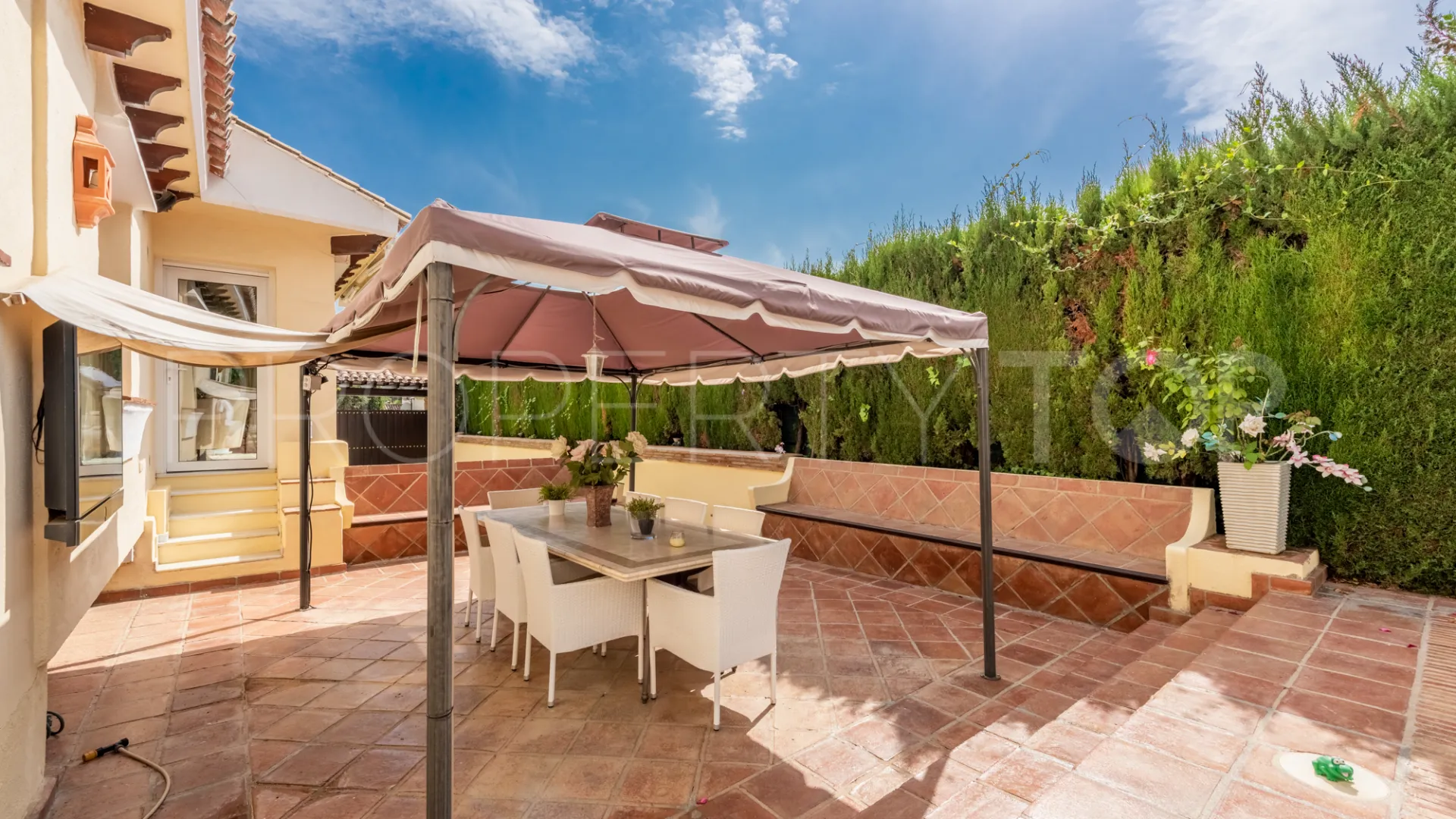 Se vende villa en Las Brisas