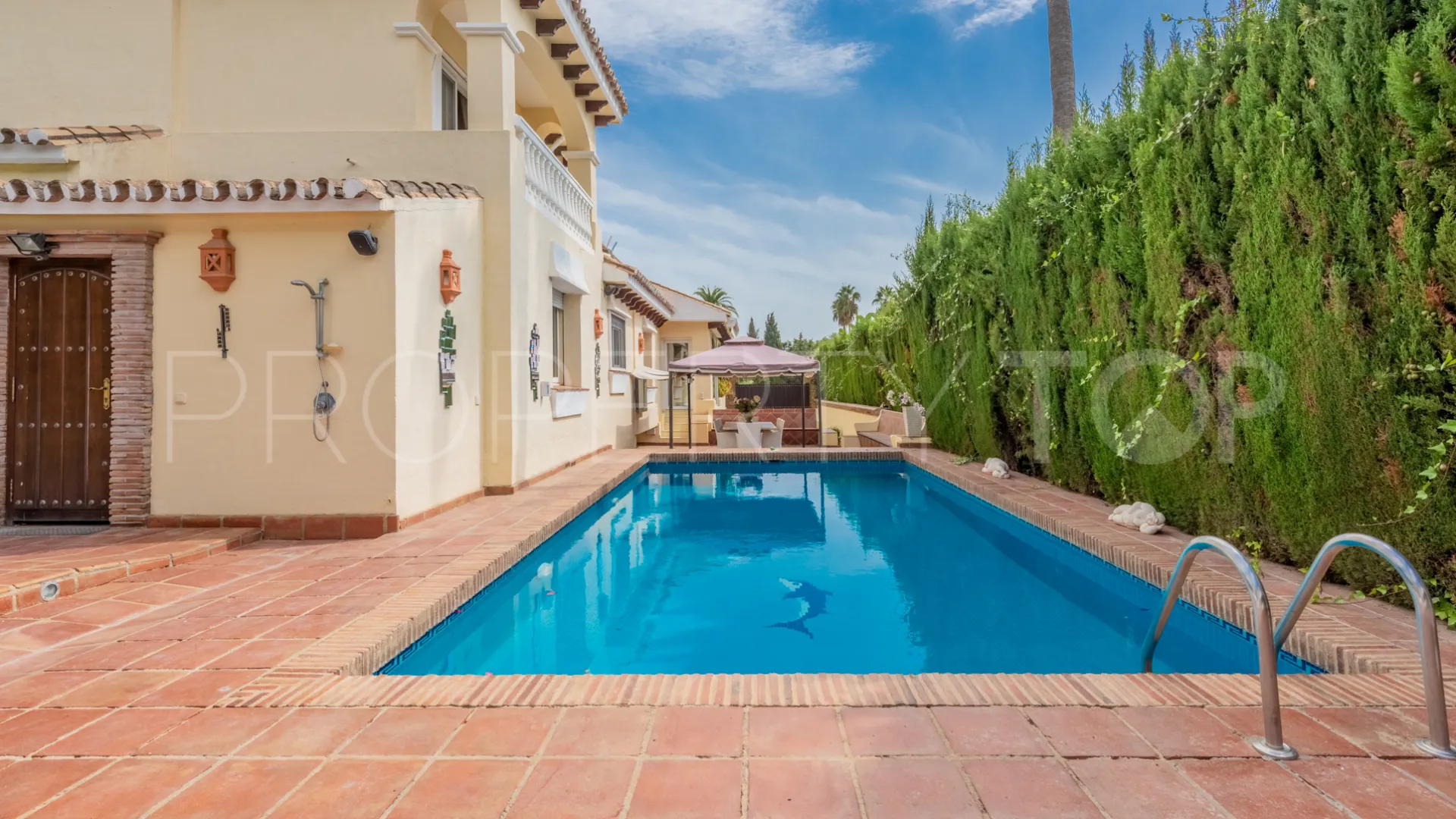 Se vende villa en Las Brisas