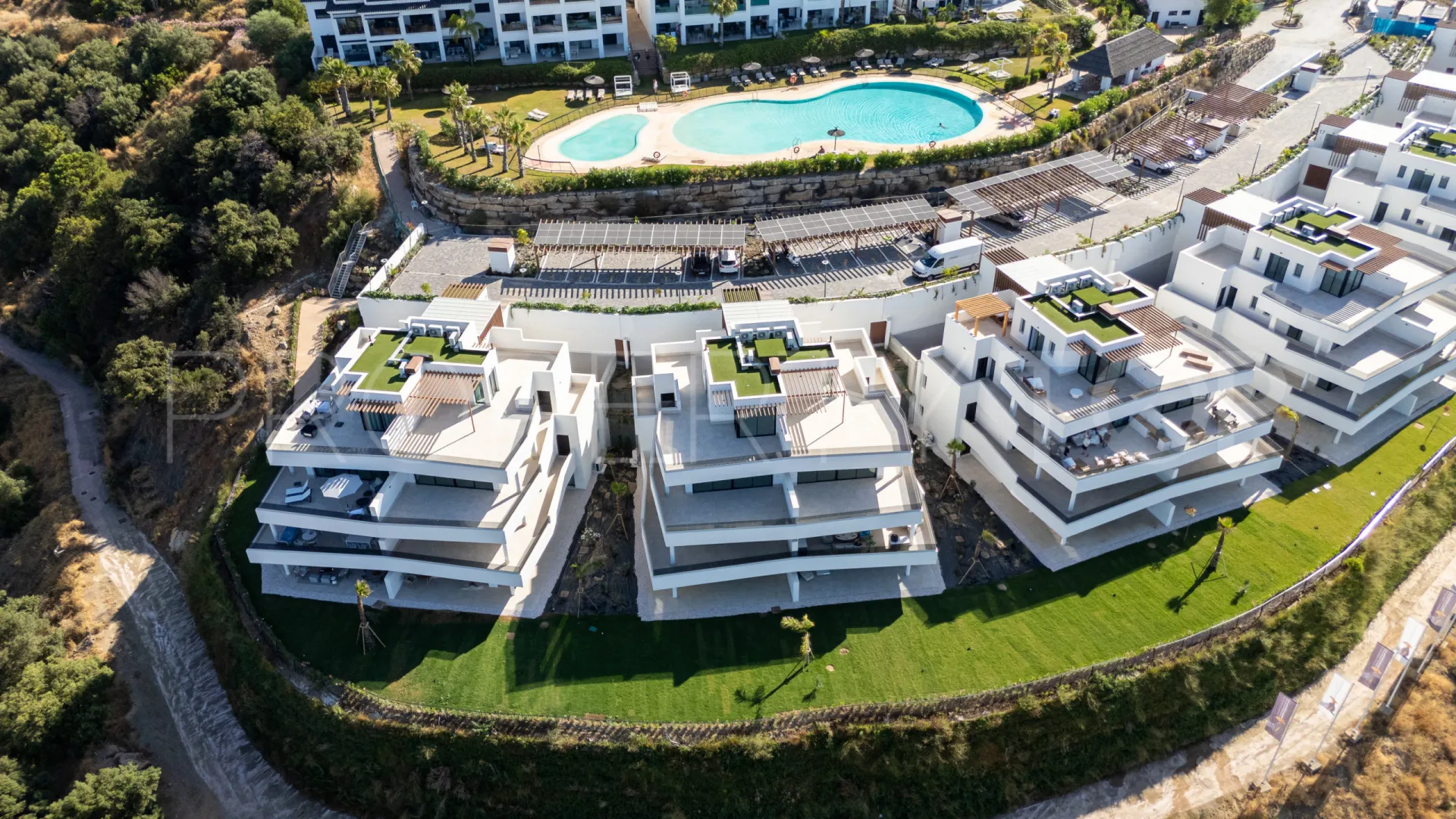 Se vende apartamento planta baja en Estepona de 4 dormitorios