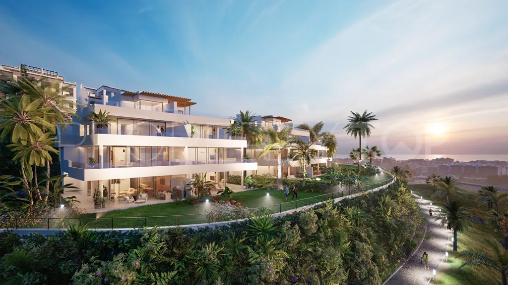 Se vende apartamento planta baja en Estepona de 4 dormitorios
