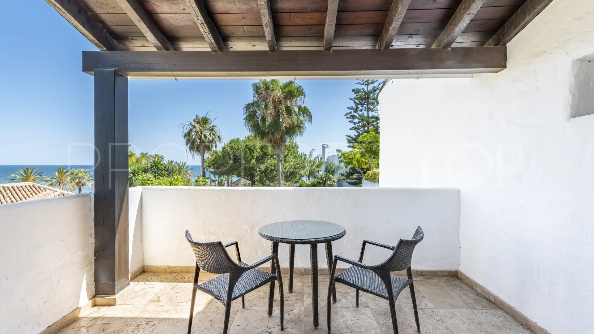 For sale penthouse in Puente Romano