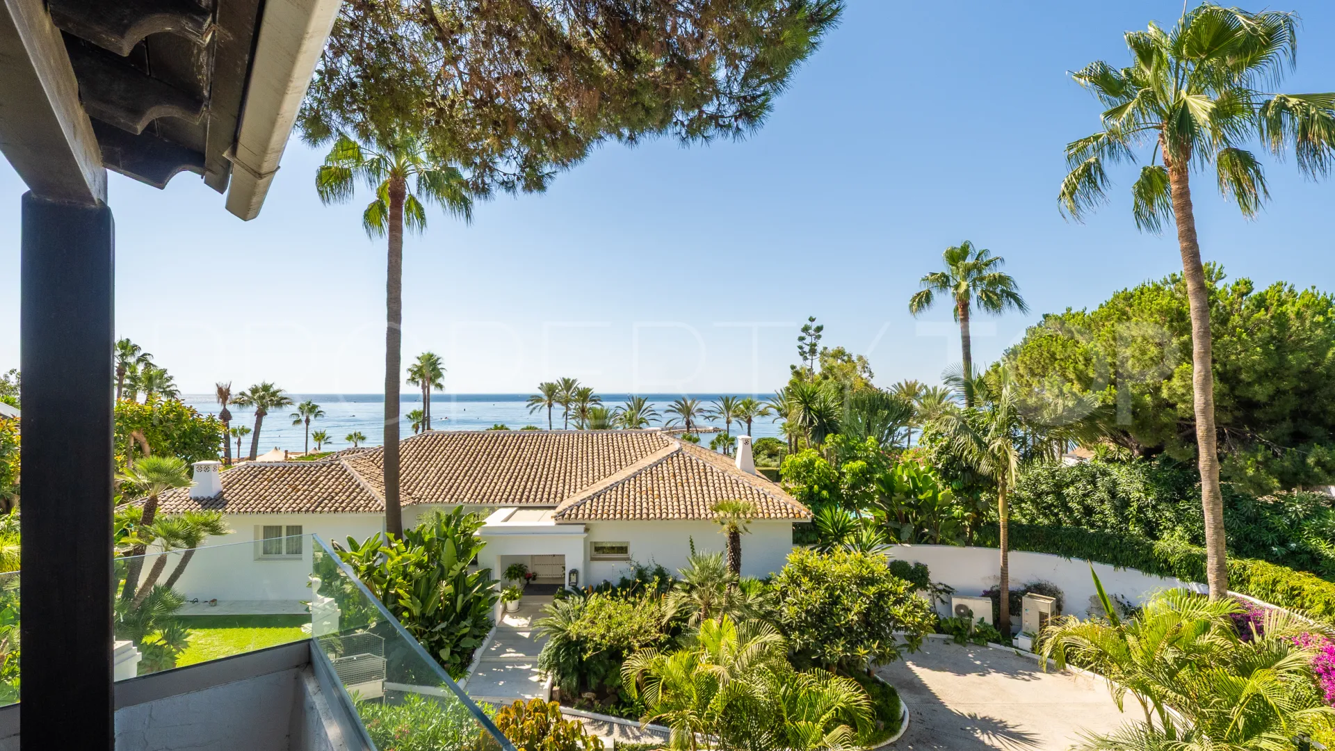 For sale penthouse in Hotel Puente Romano