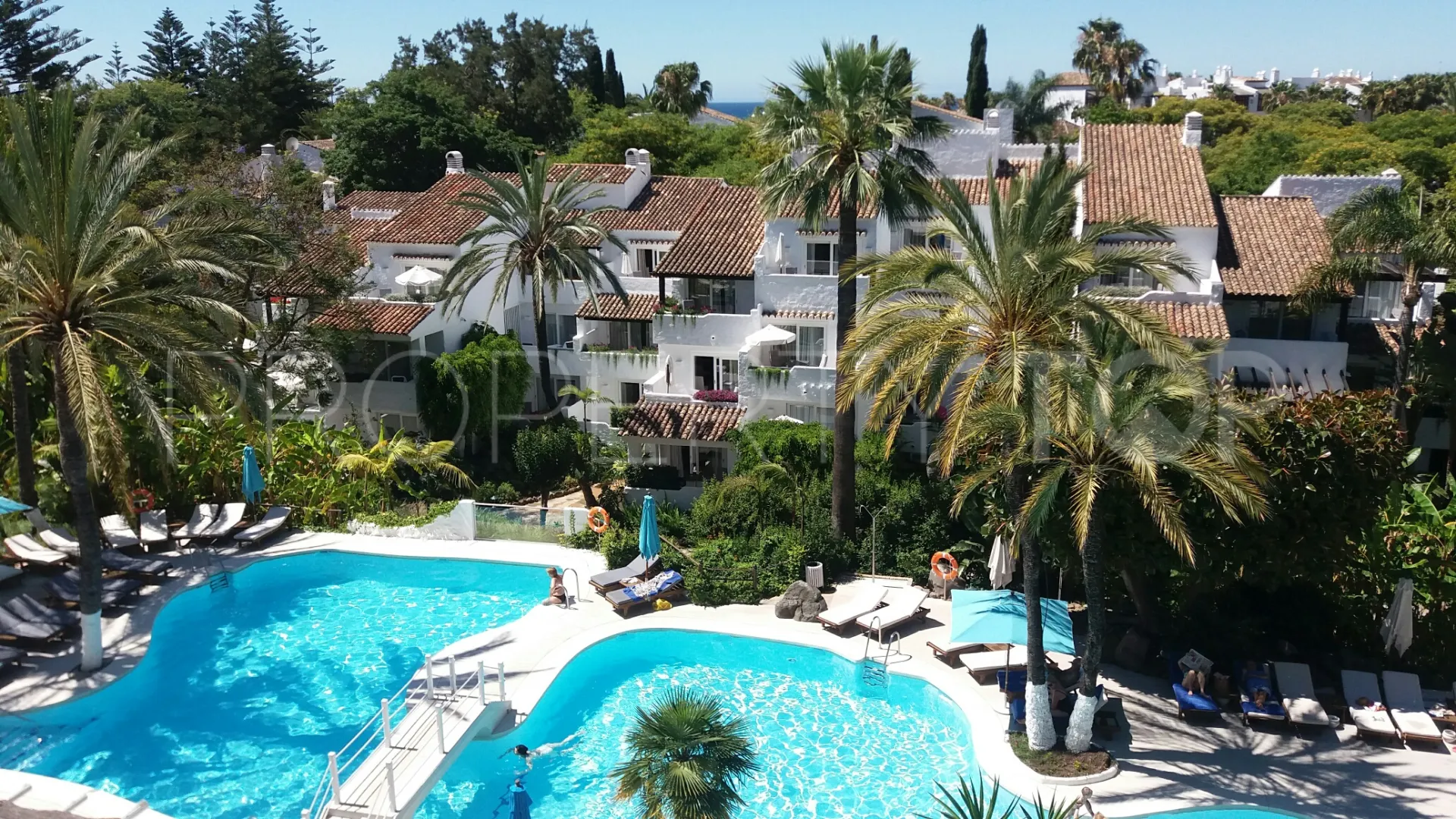 For sale penthouse in Hotel Puente Romano