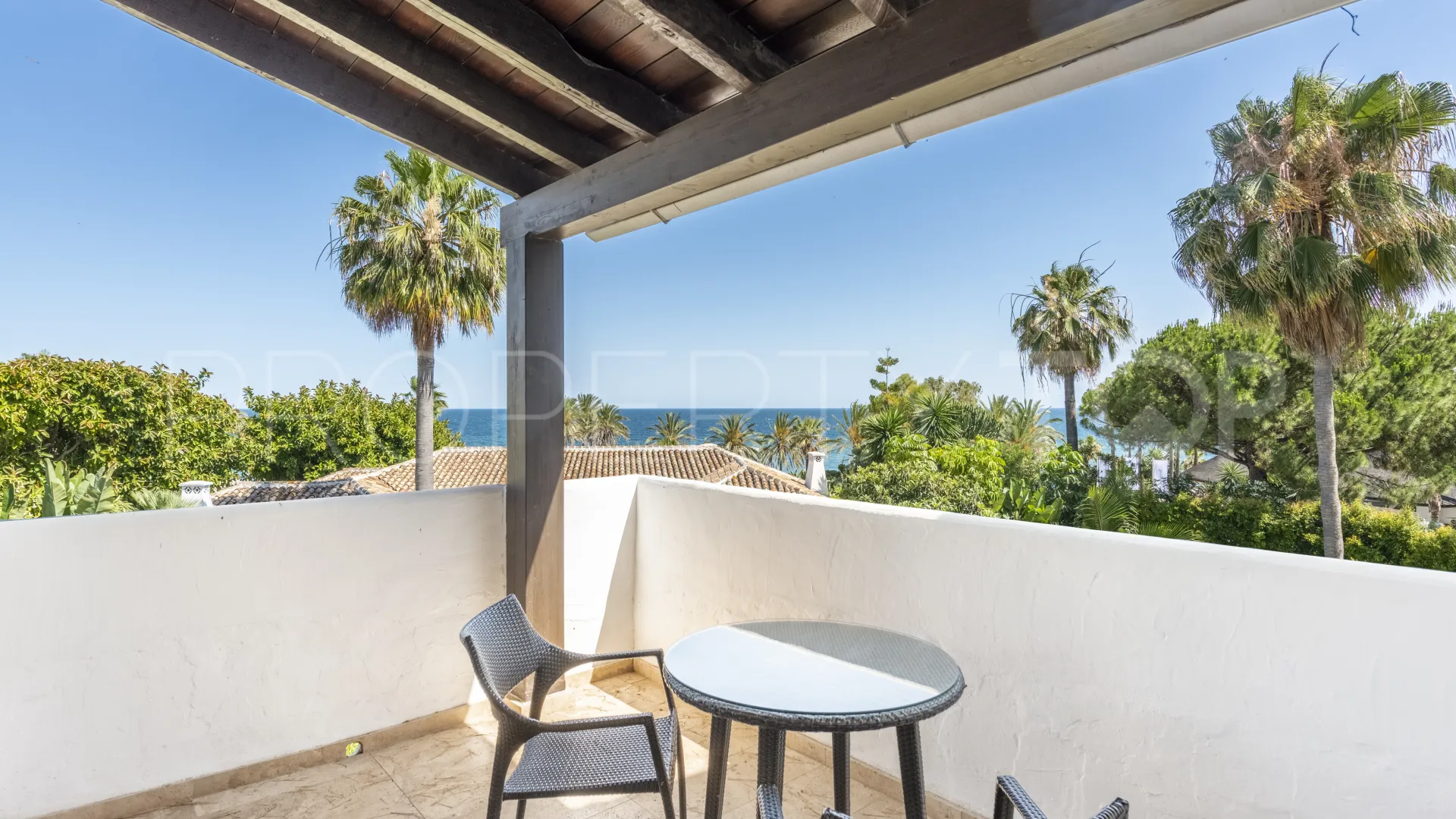 For sale penthouse in Puente Romano