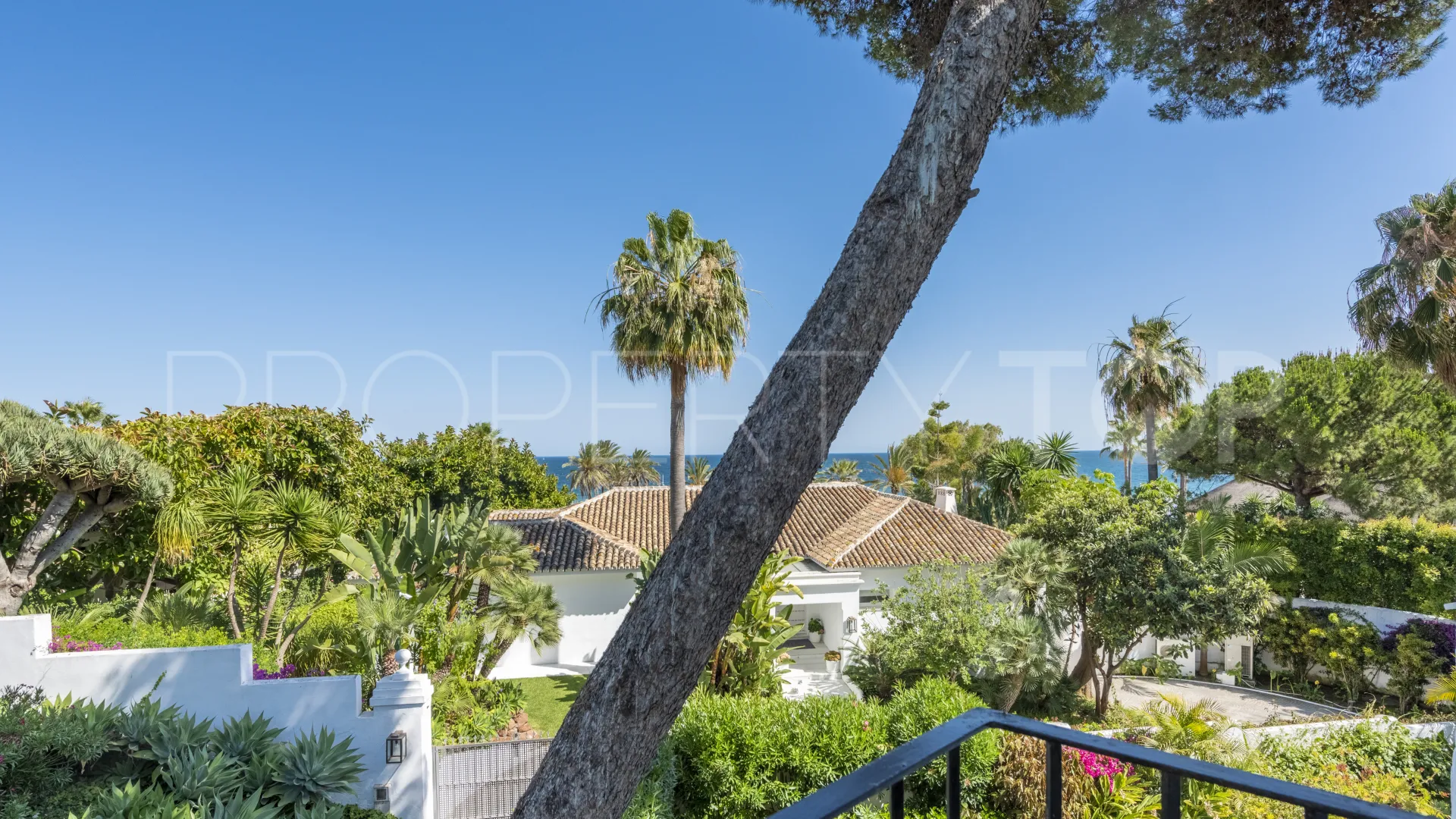 For sale penthouse in Puente Romano