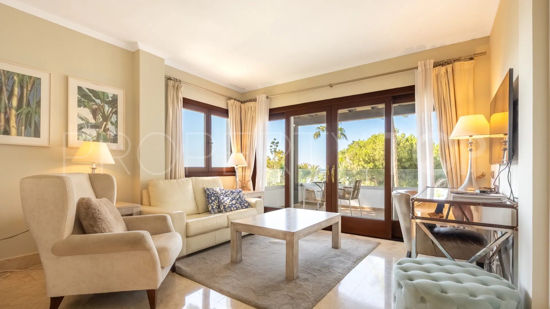 For sale penthouse in Hotel Puente Romano