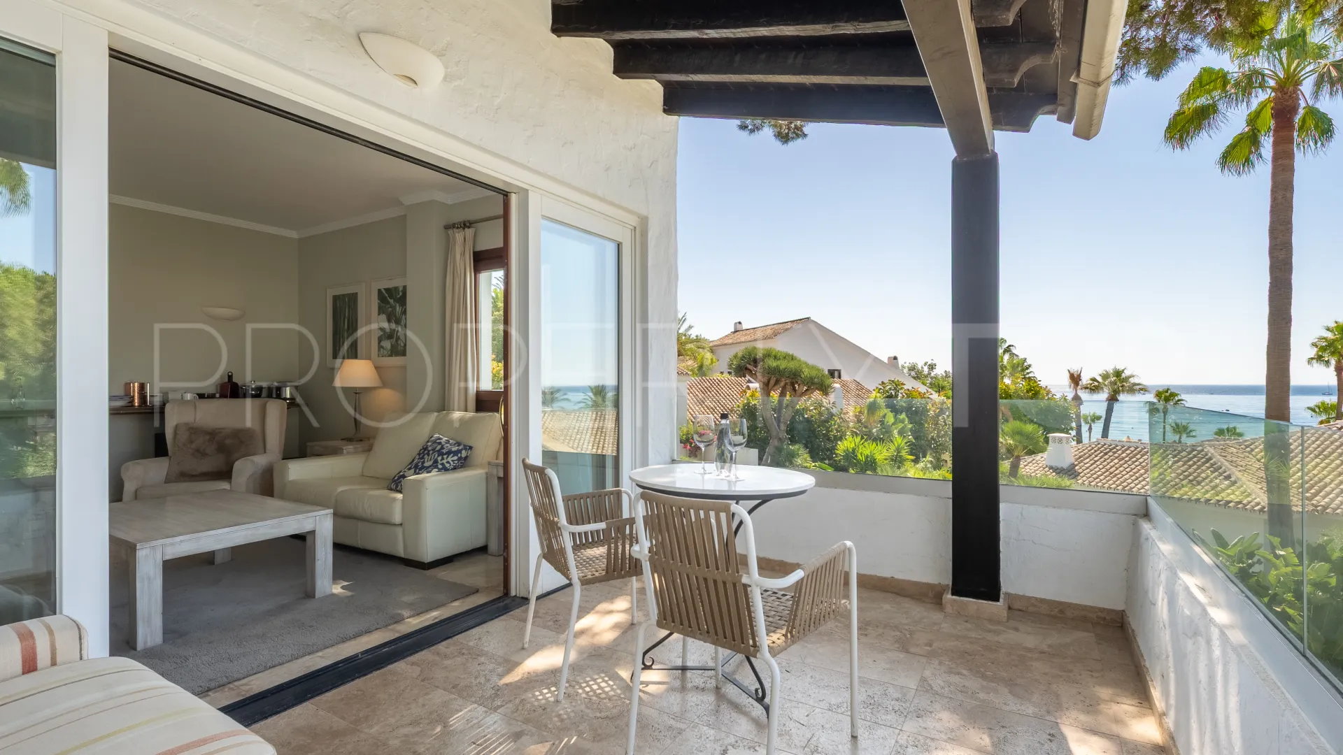 For sale penthouse in Hotel Puente Romano