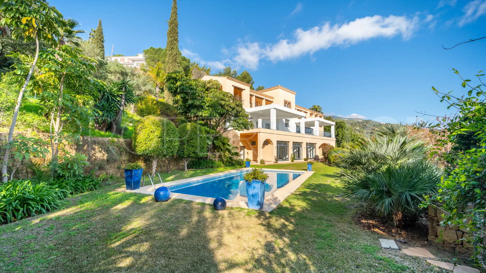 For sale 7 bedrooms villa in El Madroñal