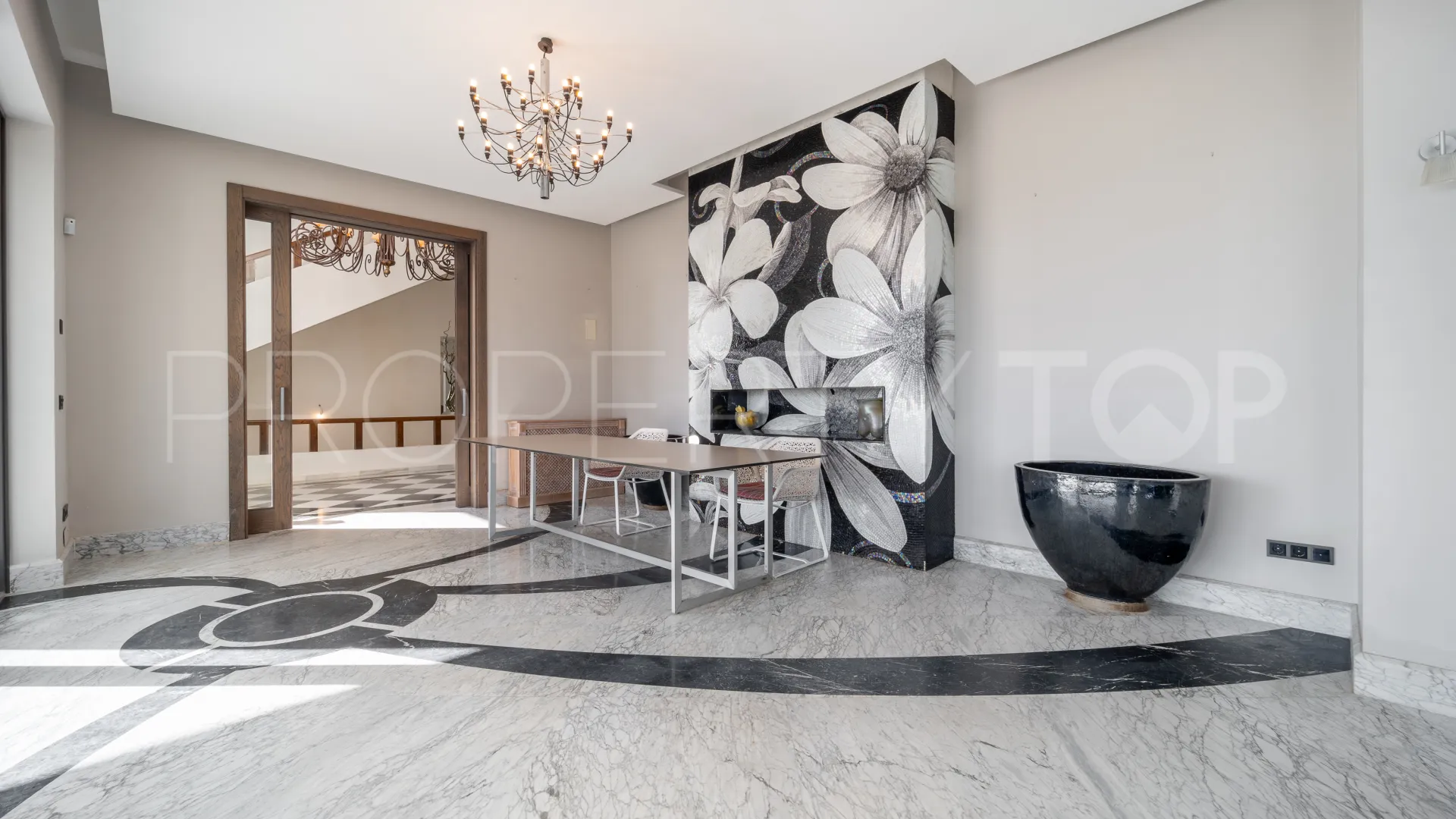 For sale 7 bedrooms villa in El Madroñal