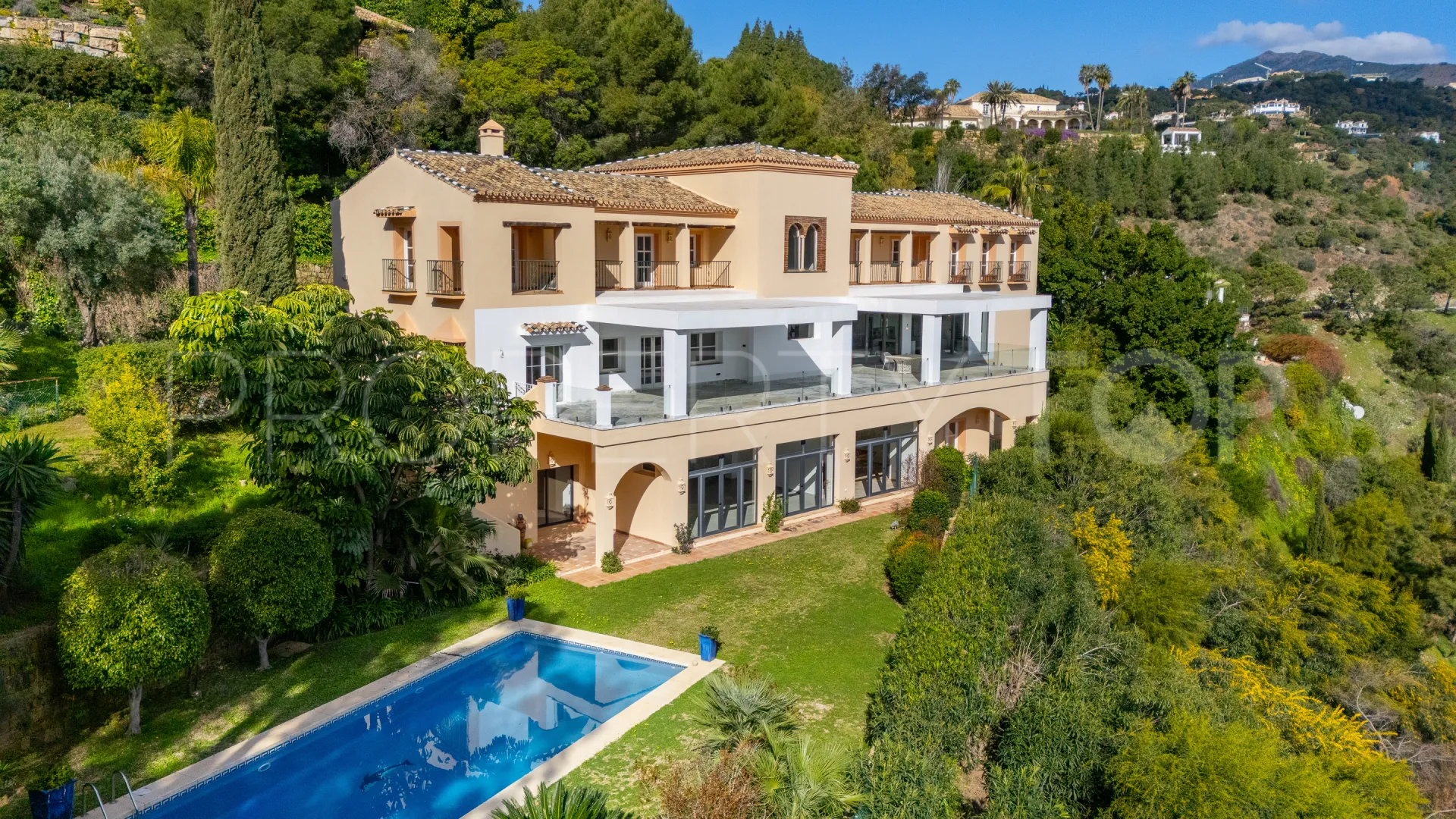 For sale 7 bedrooms villa in El Madroñal