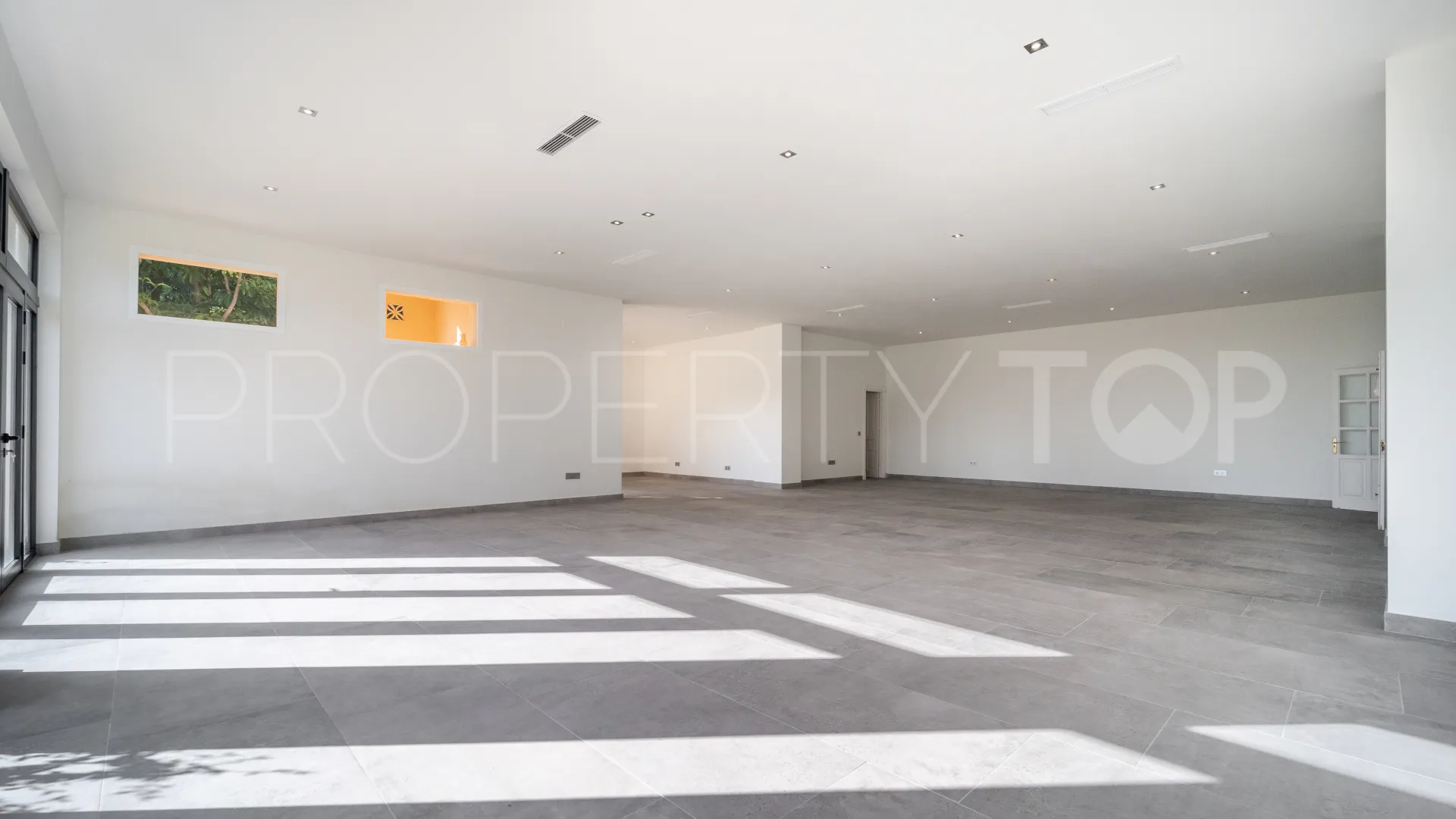 For sale 7 bedrooms villa in El Madroñal