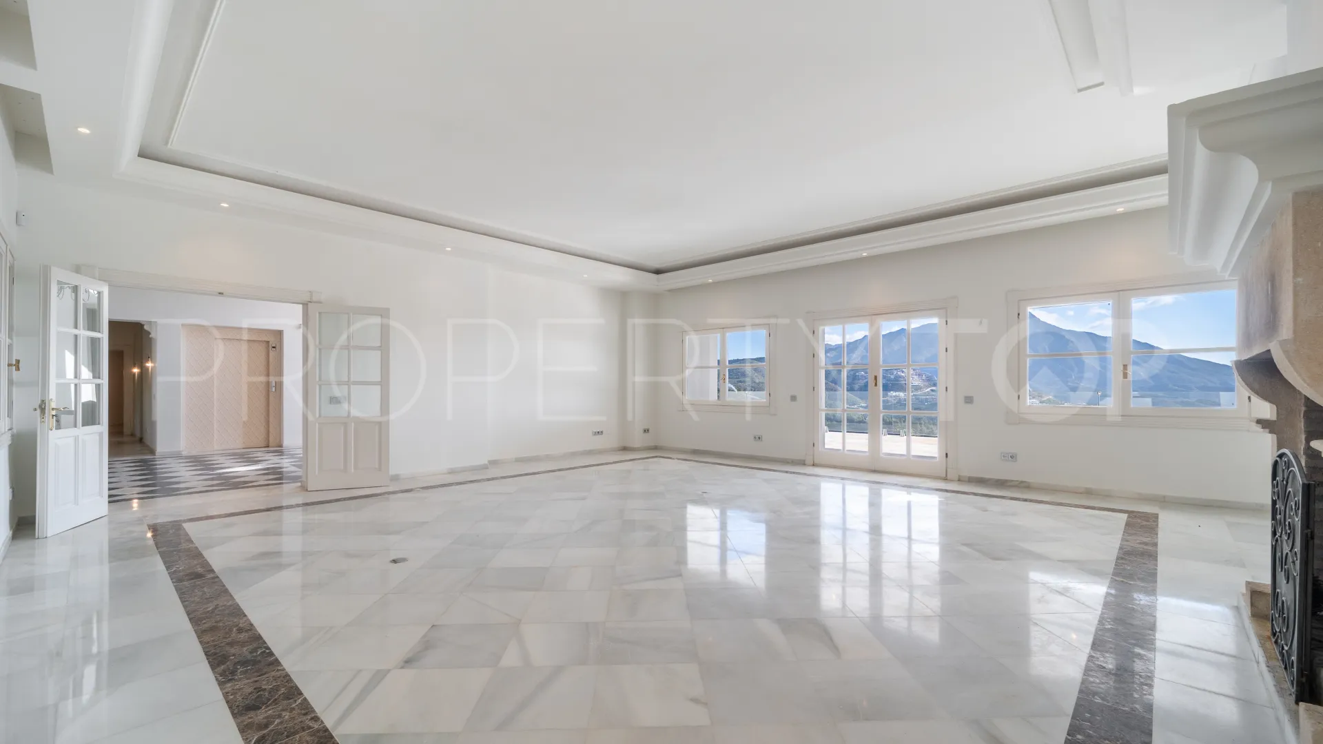 For sale 7 bedrooms villa in El Madroñal