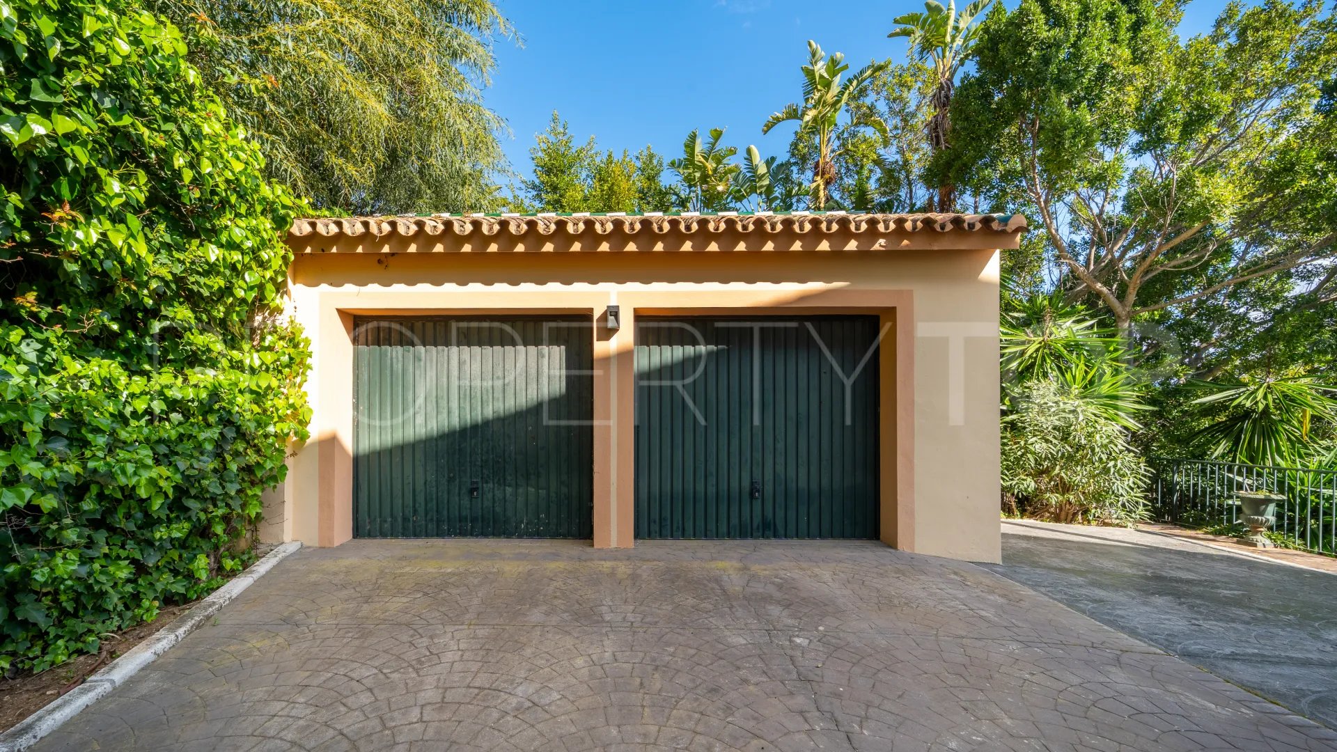 For sale 7 bedrooms villa in El Madroñal