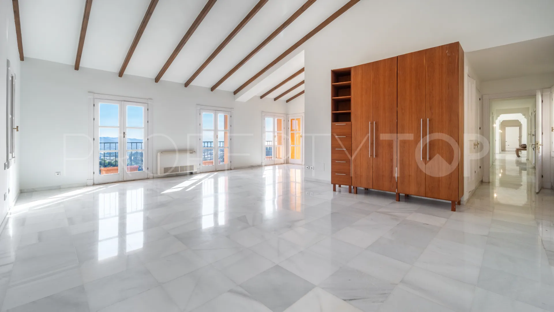 For sale 7 bedrooms villa in El Madroñal