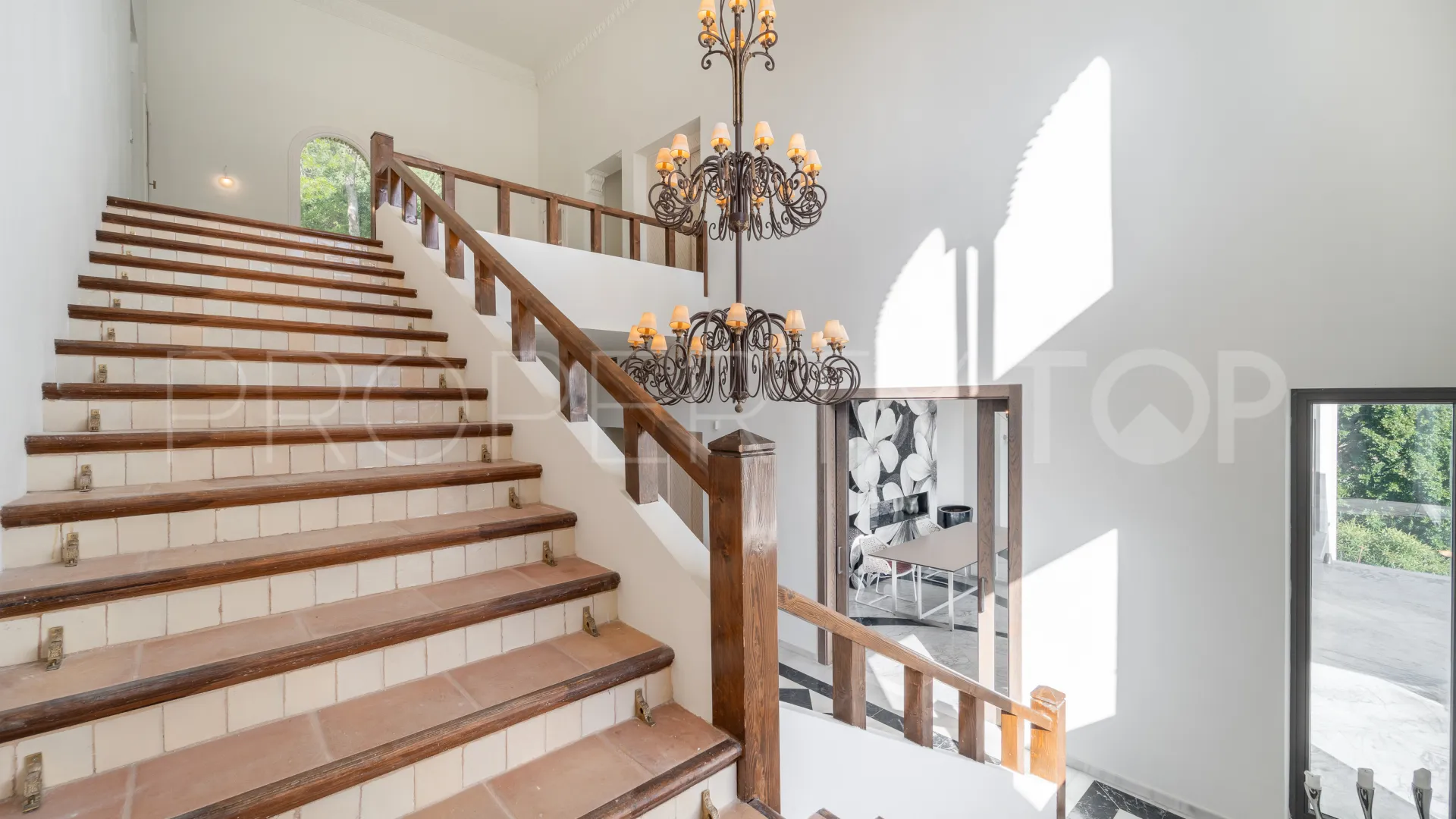 For sale 7 bedrooms villa in El Madroñal