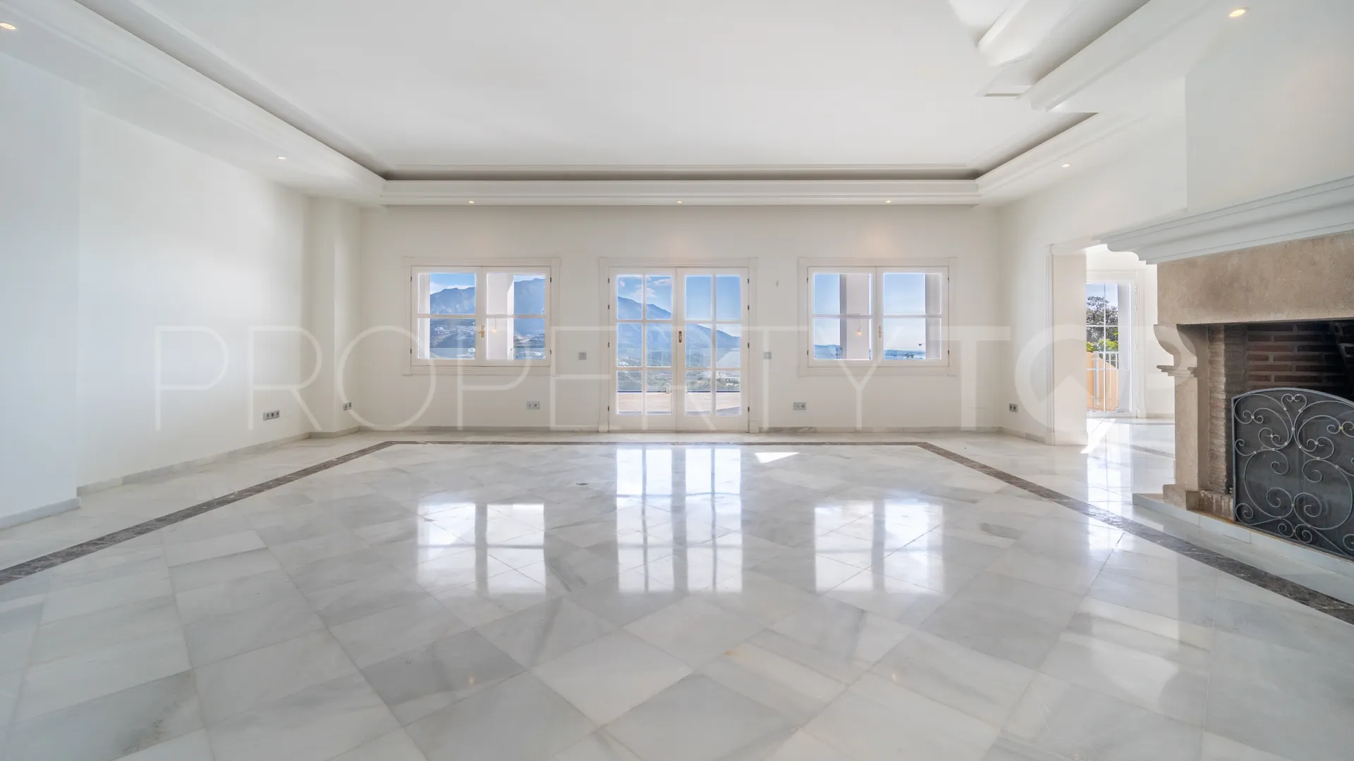 For sale 7 bedrooms villa in El Madroñal