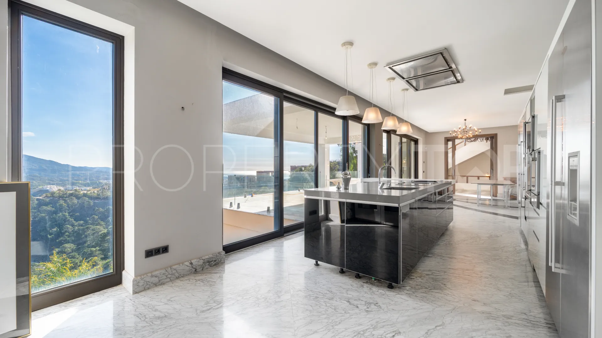 For sale 7 bedrooms villa in El Madroñal