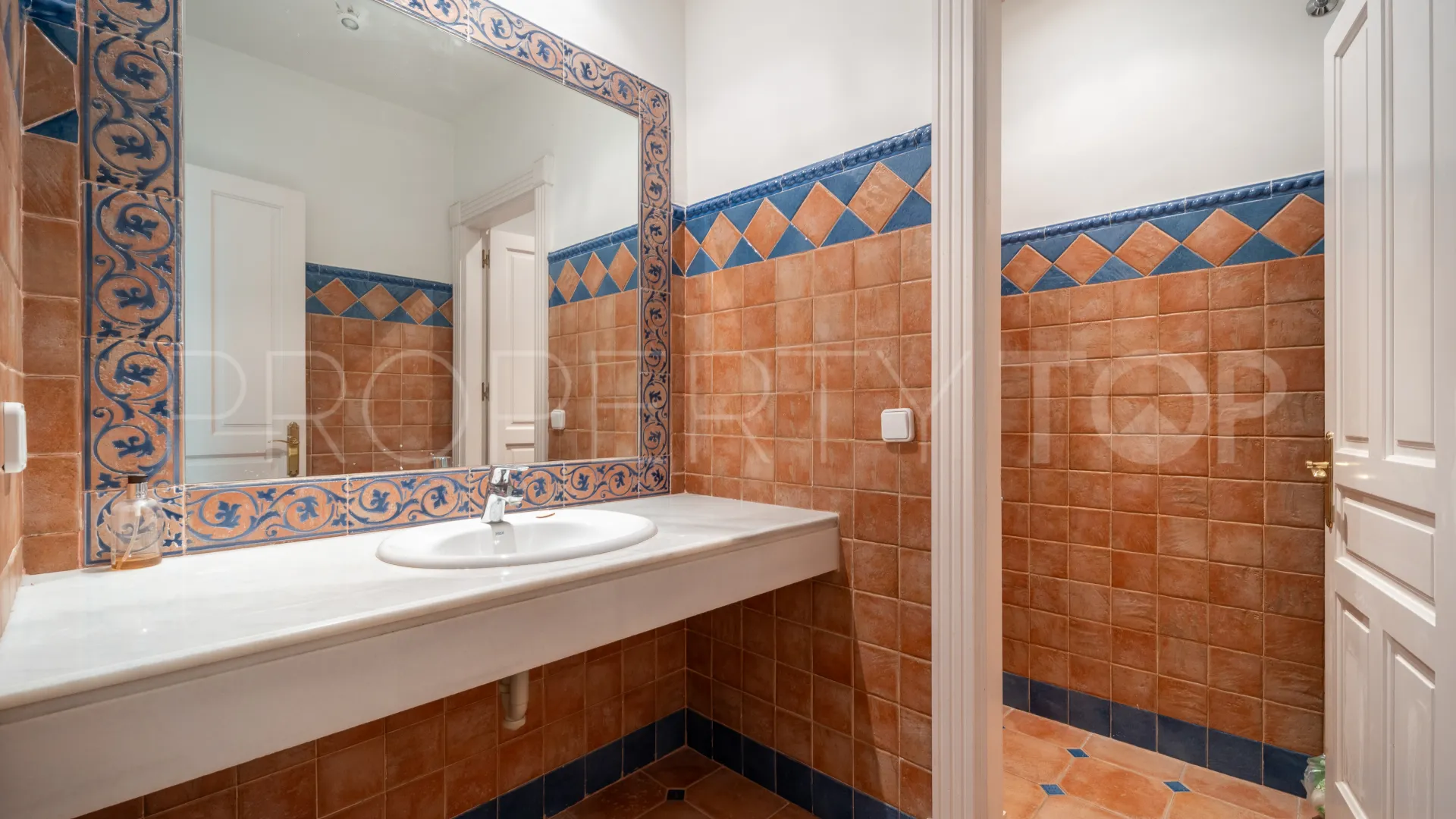 For sale 7 bedrooms villa in El Madroñal