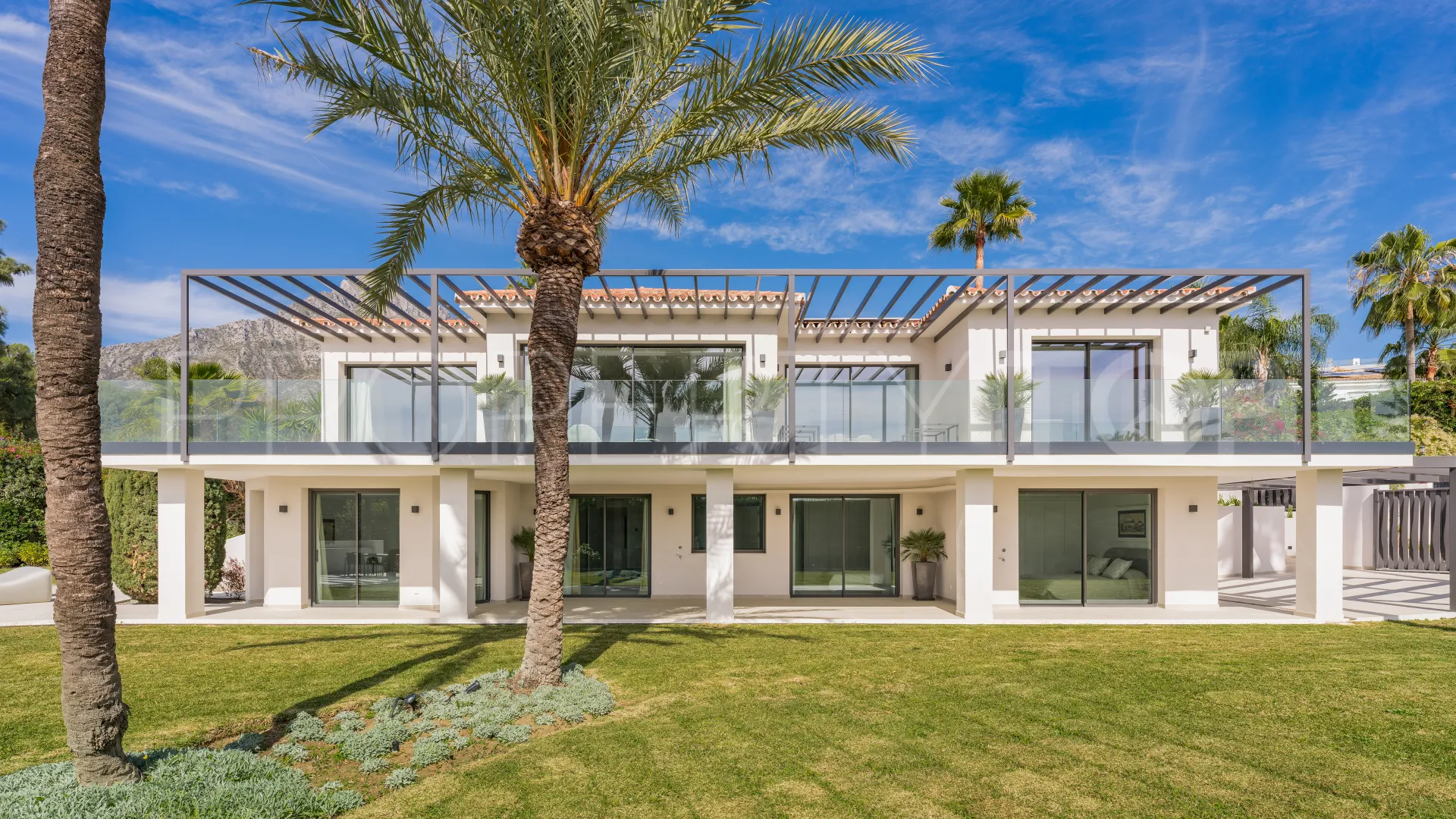 Villa en venta en Rocio de Nagüeles de 5 dormitorios