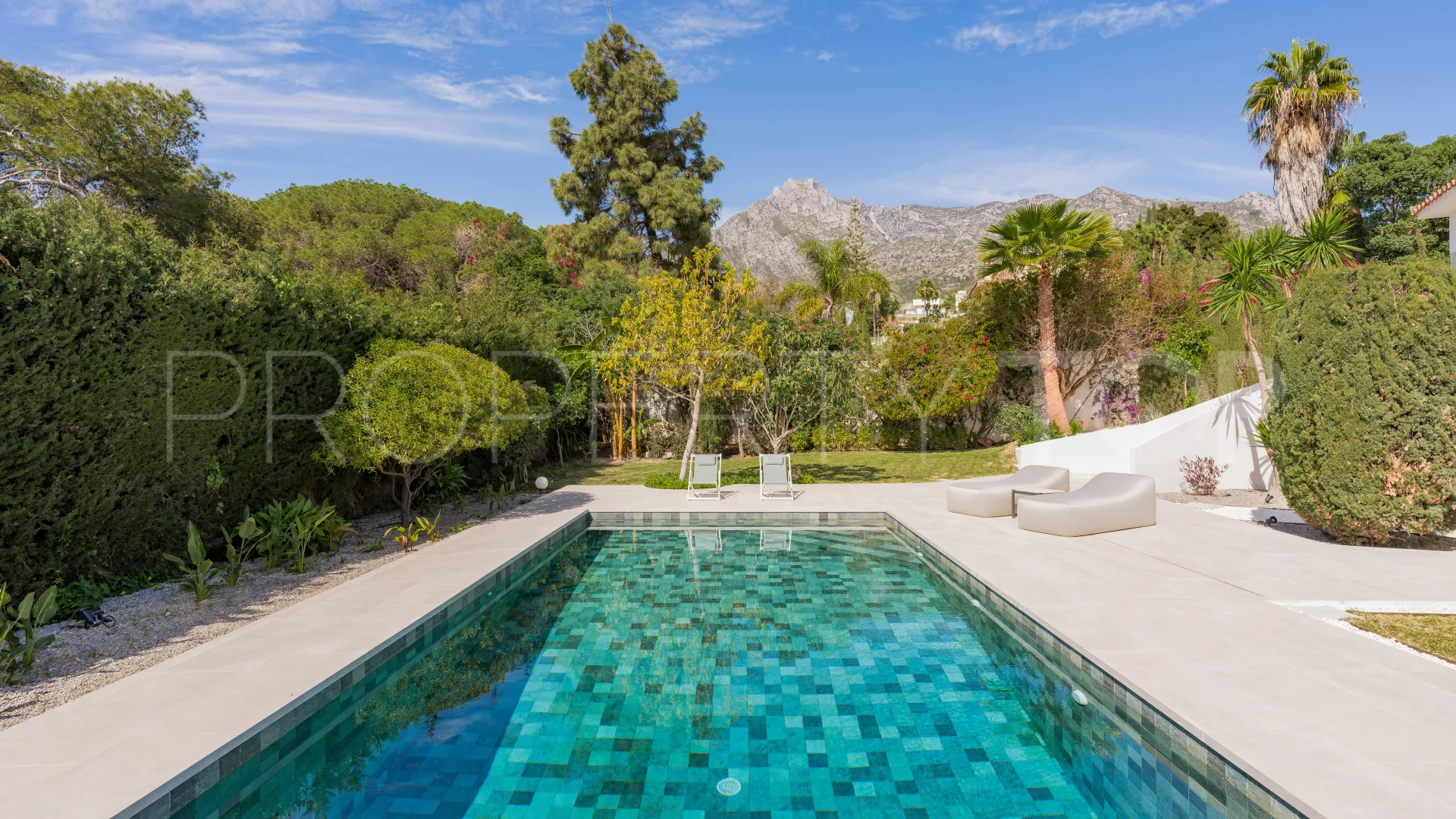 Villa en venta en Rocio de Nagüeles de 5 dormitorios