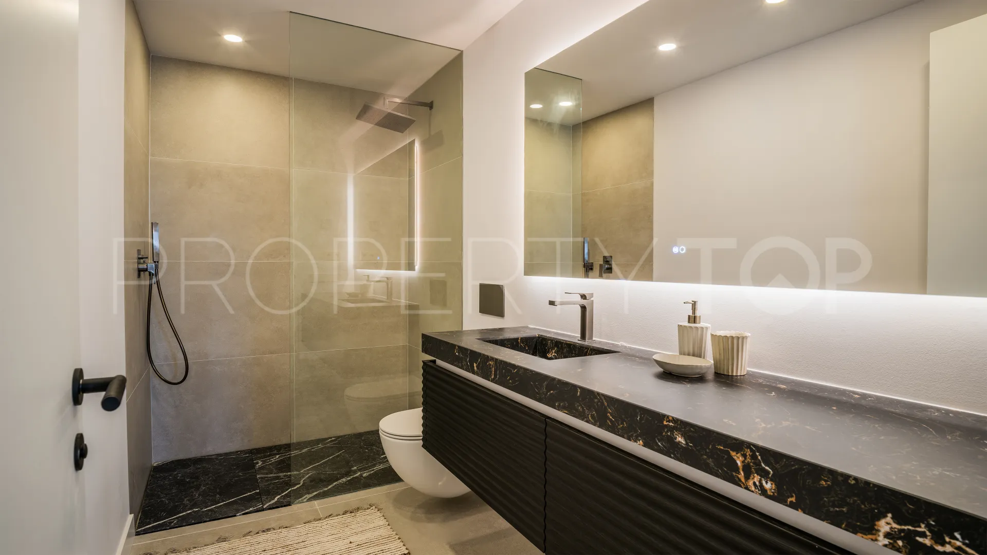 Villa en venta en Rocio de Nagüeles de 5 dormitorios