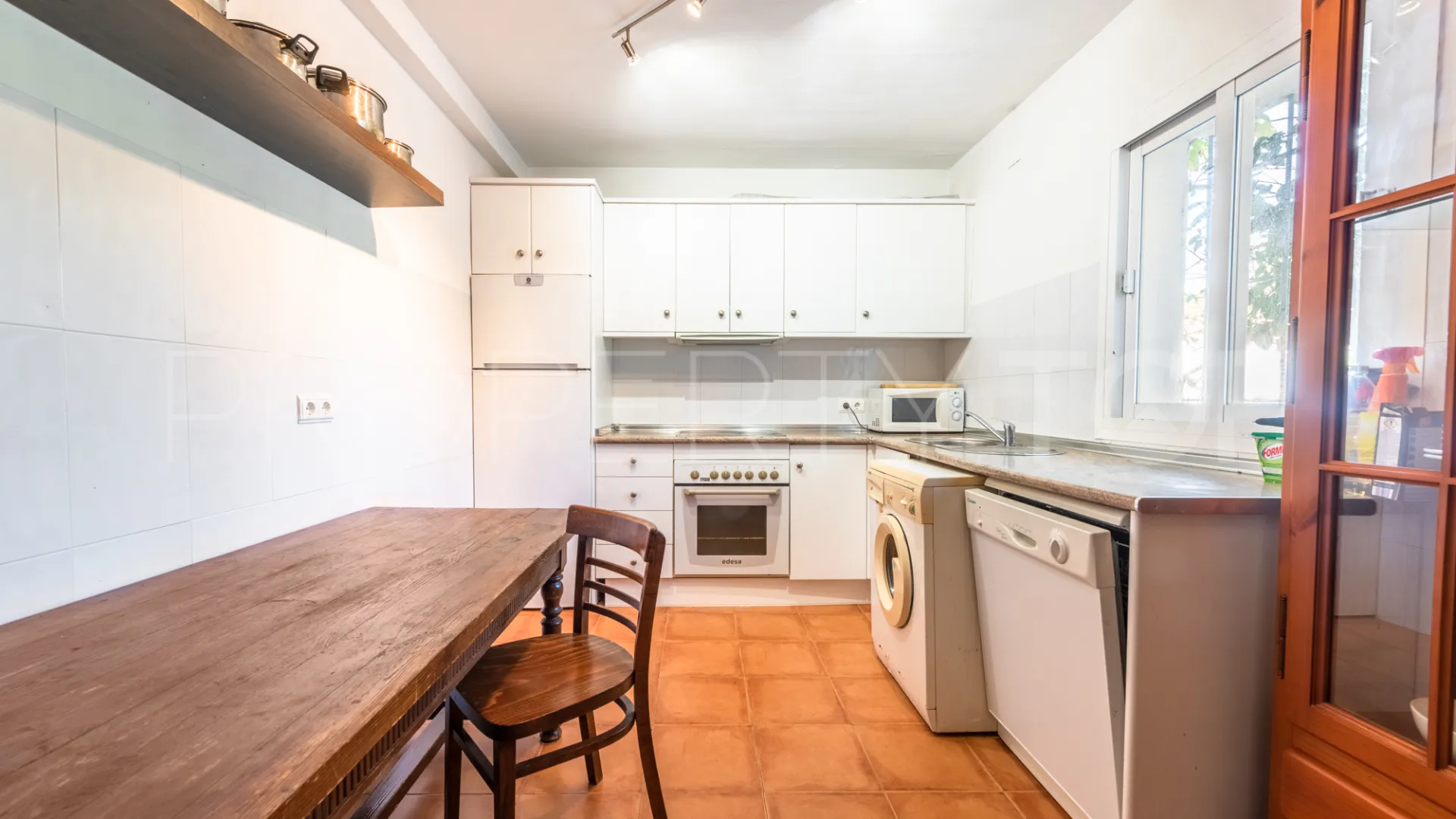 Villa en venta en Artola