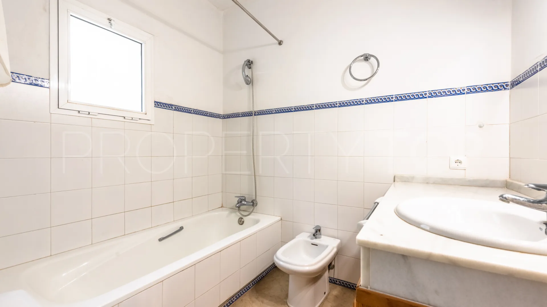 Villa en venta en Artola