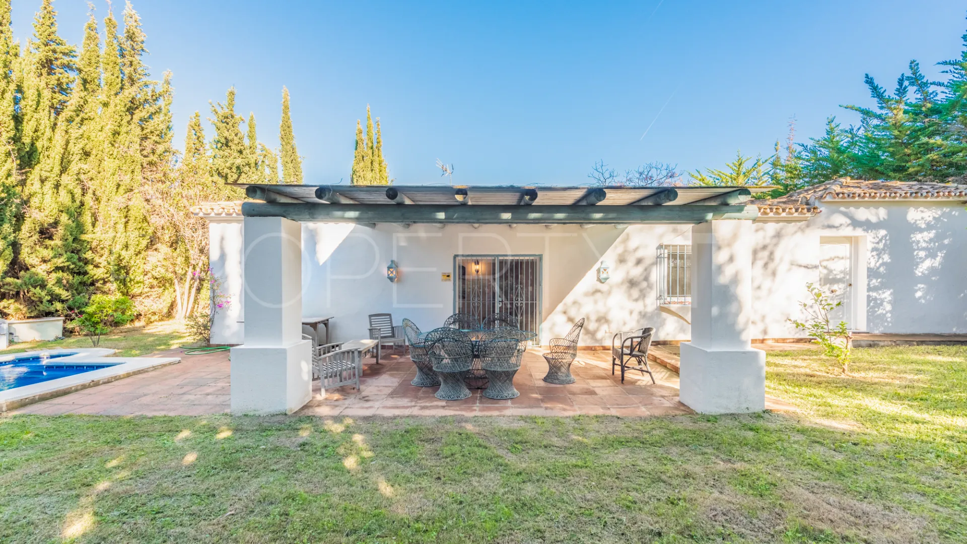 Villa en venta en Artola