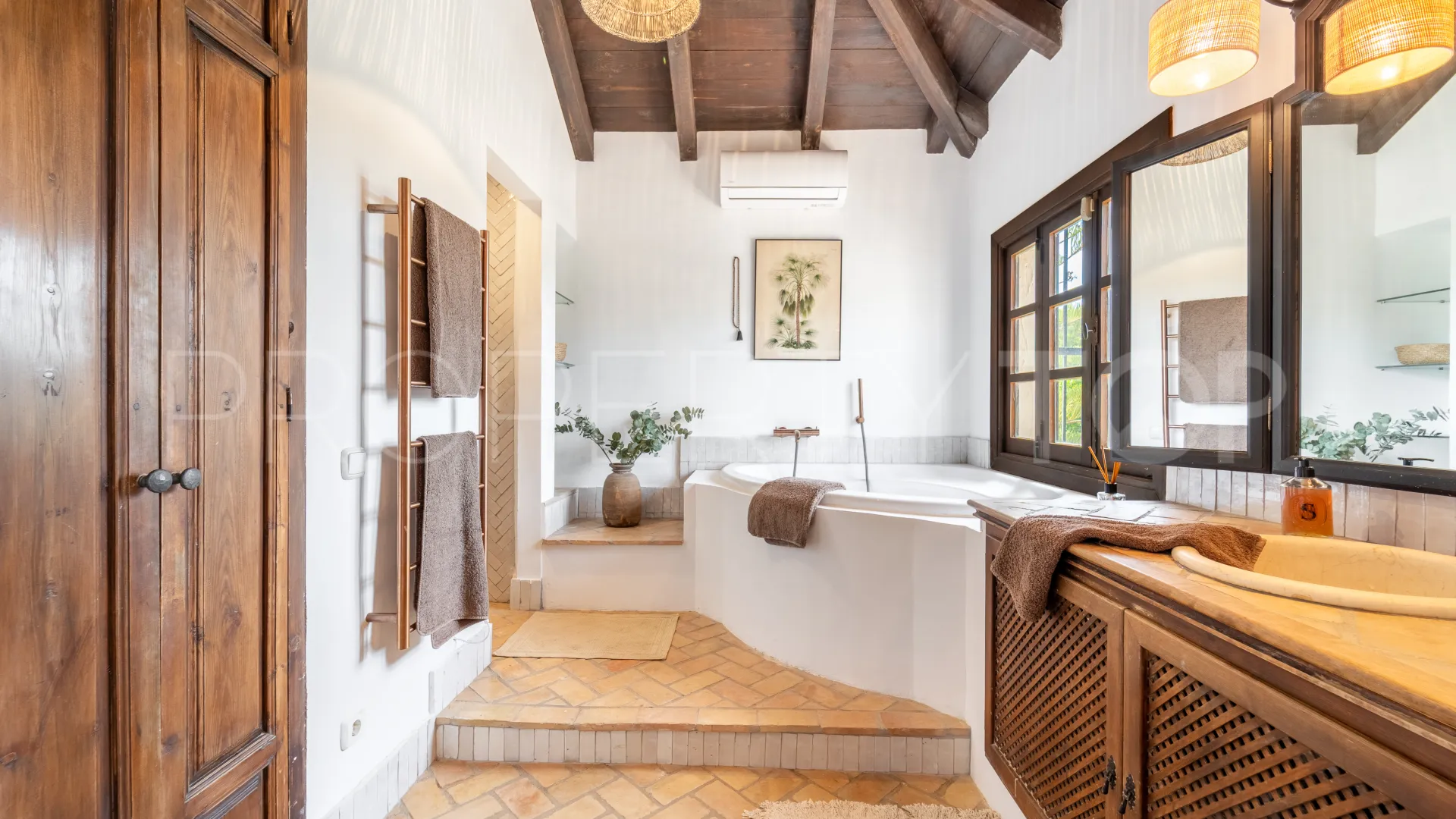 Villa pareada en venta en Marbella Hill Club con 3 dormitorios