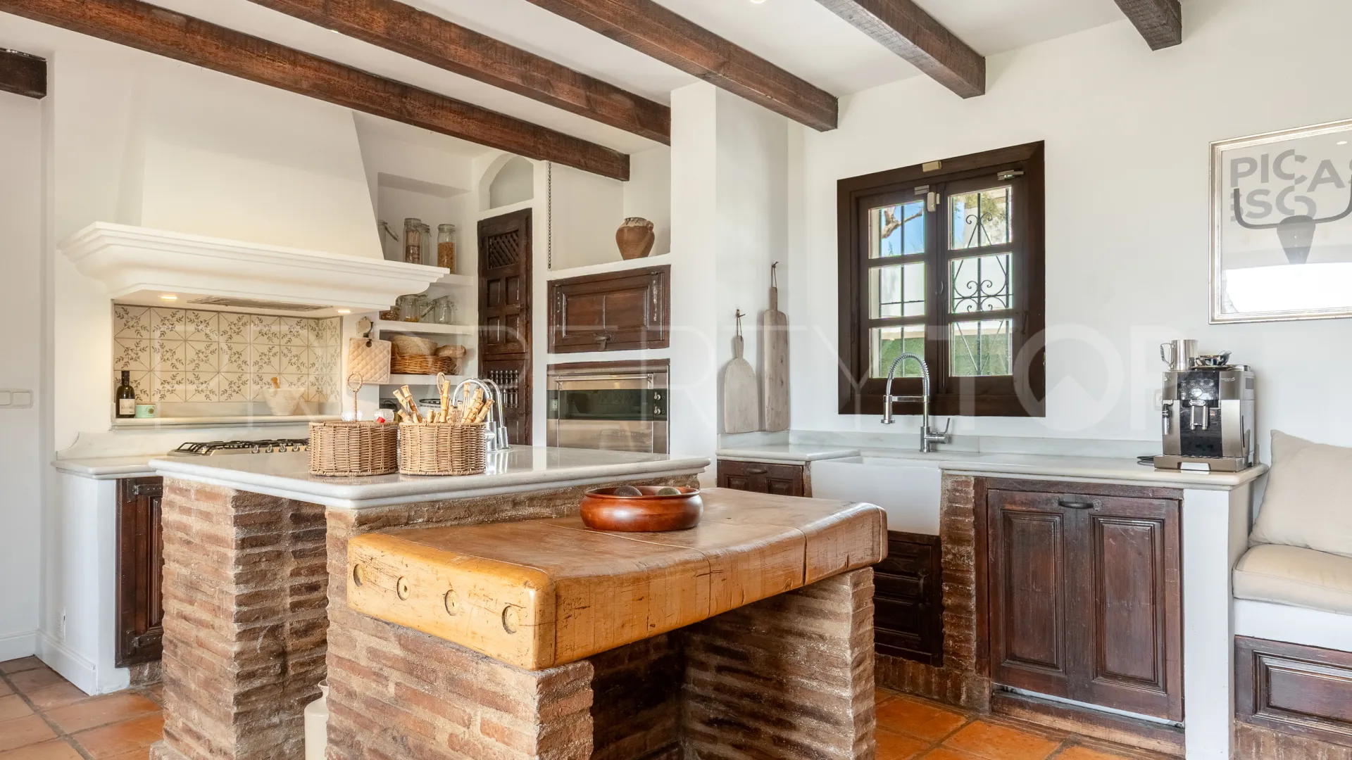 Villa pareada en venta en Marbella Hill Club con 3 dormitorios