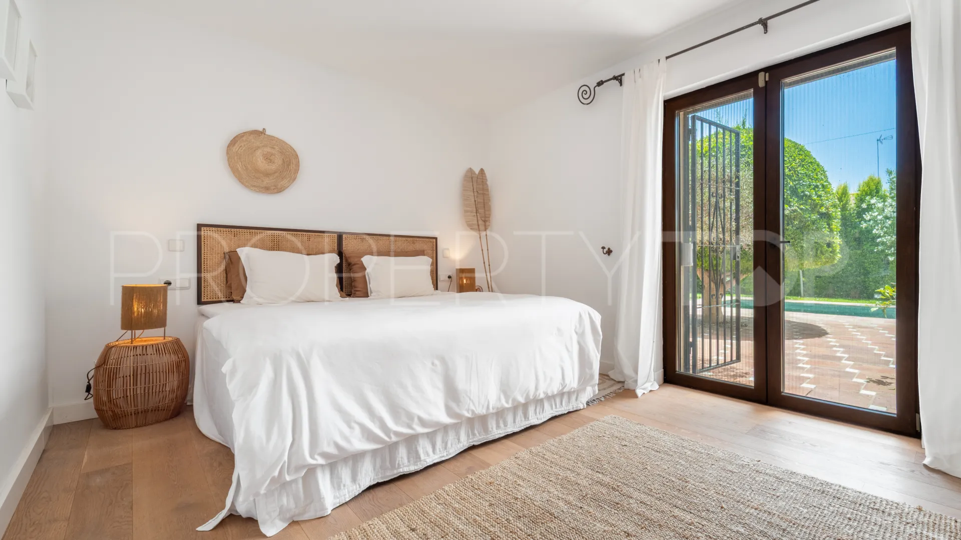 Villa pareada en venta en Marbella Hill Club con 3 dormitorios