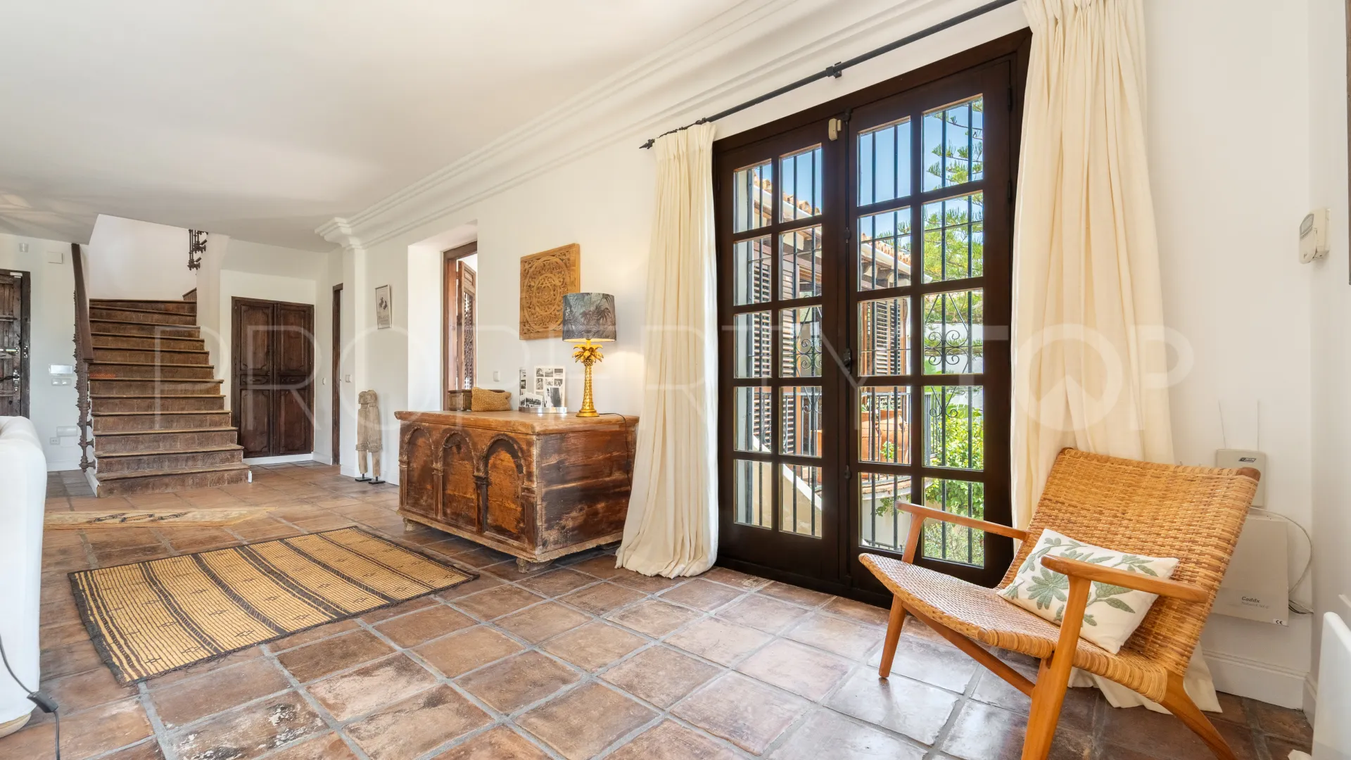 Villa pareada en venta en Marbella Hill Club con 3 dormitorios