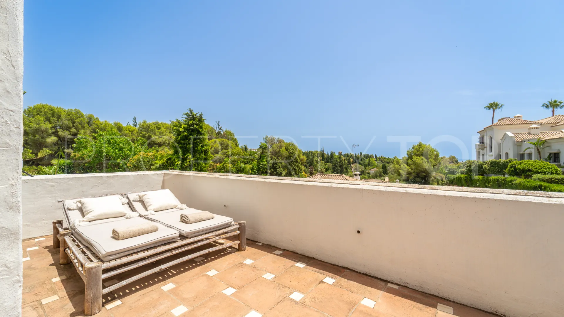Villa pareada en venta en Marbella Hill Club con 3 dormitorios