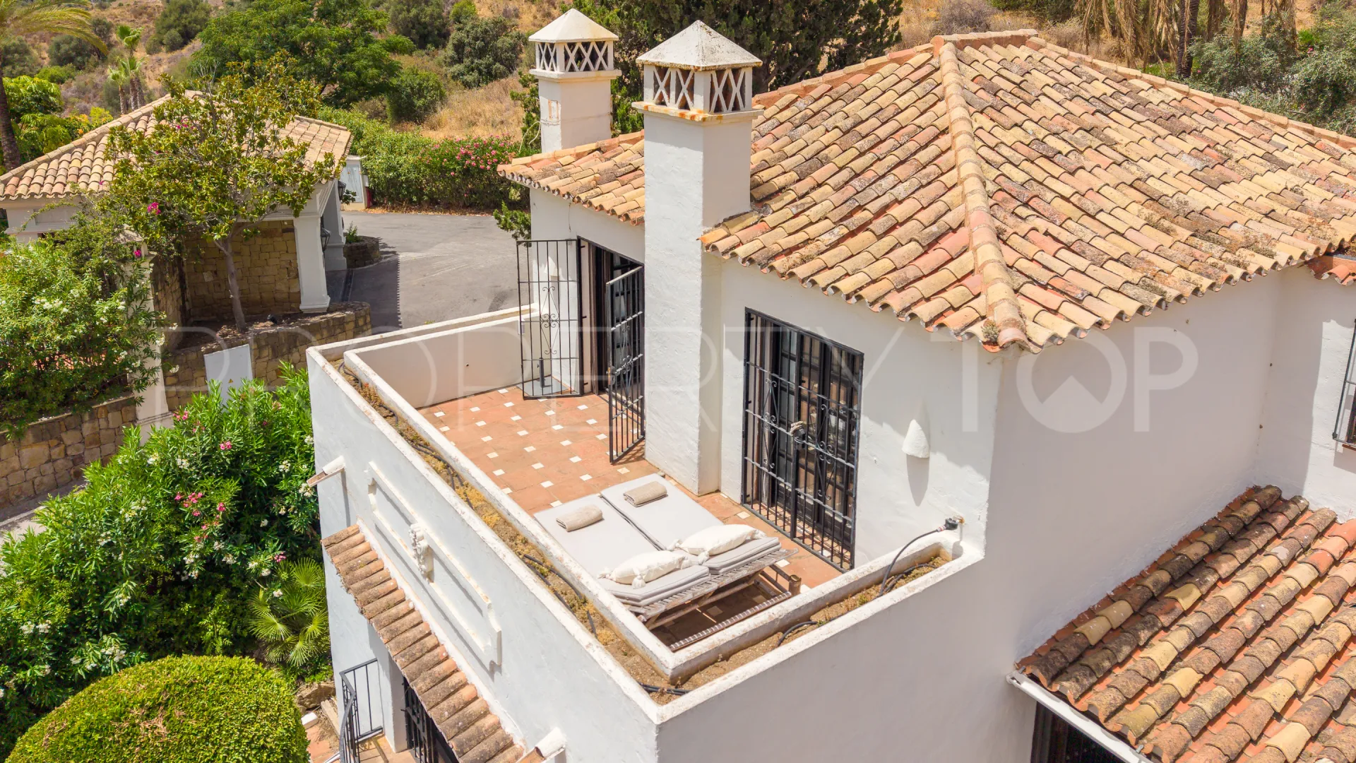 Villa pareada en venta en Marbella Hill Club con 3 dormitorios