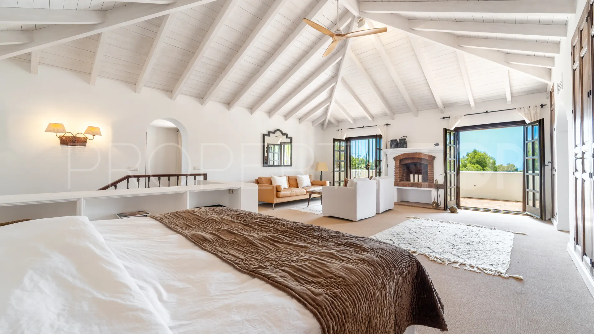 Villa pareada en venta en Marbella Hill Club con 3 dormitorios