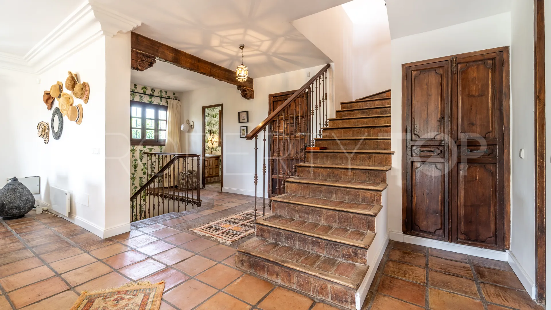 Villa pareada en venta en Marbella Hill Club con 3 dormitorios