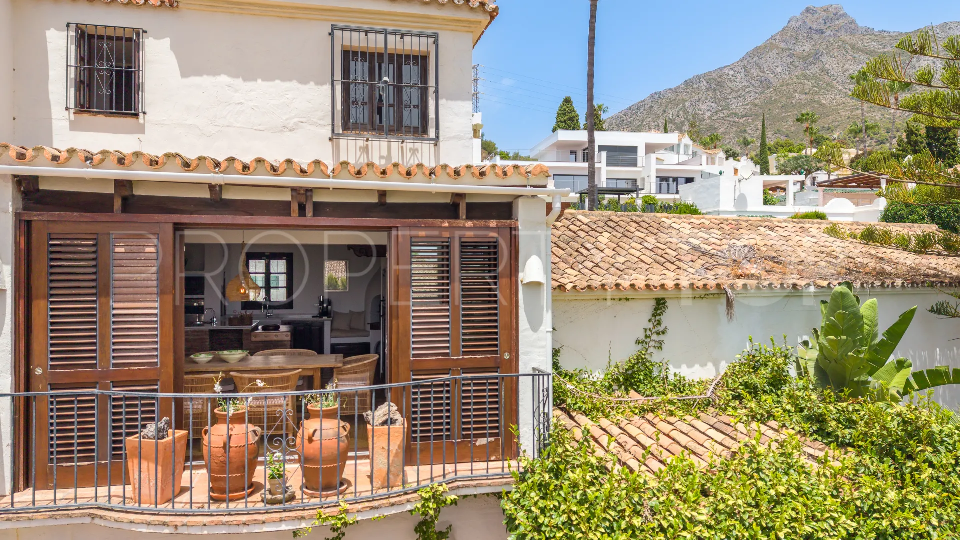 Villa pareada en venta en Marbella Hill Club con 3 dormitorios
