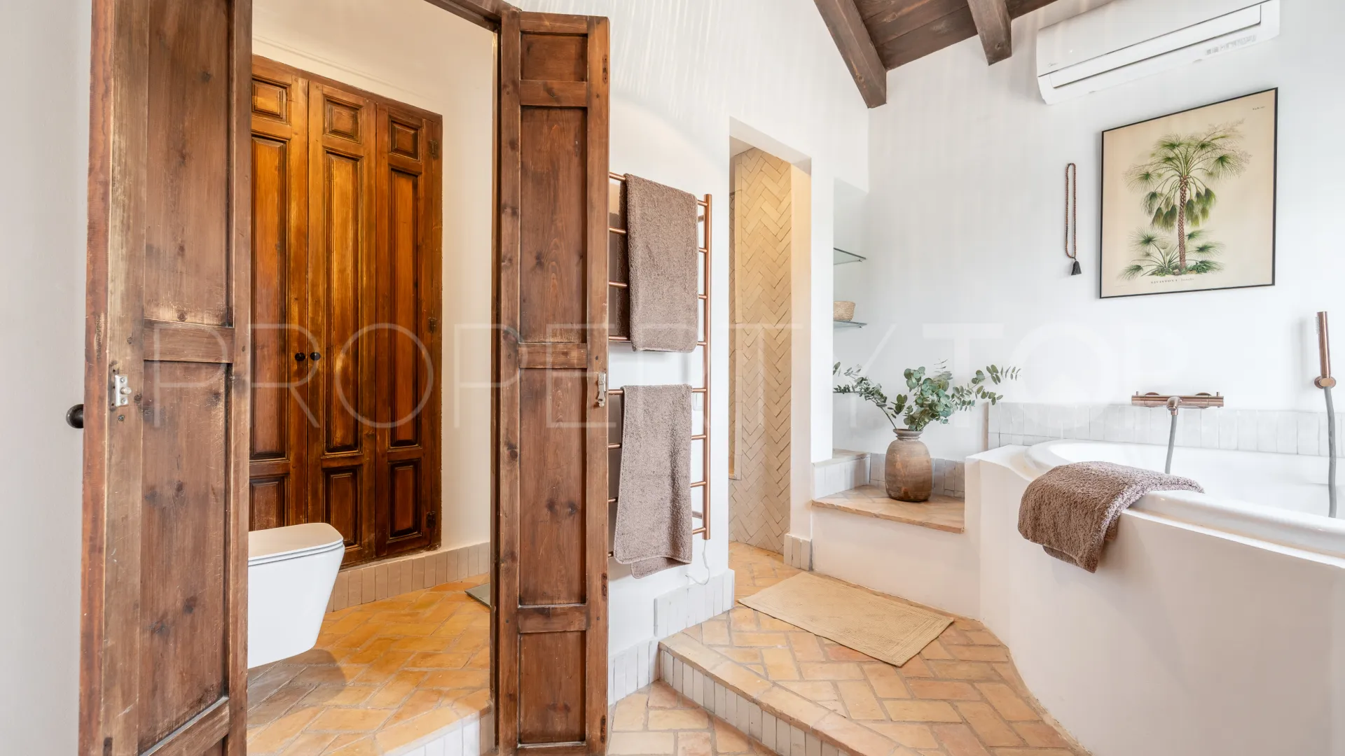 Villa pareada en venta en Marbella Hill Club con 3 dormitorios