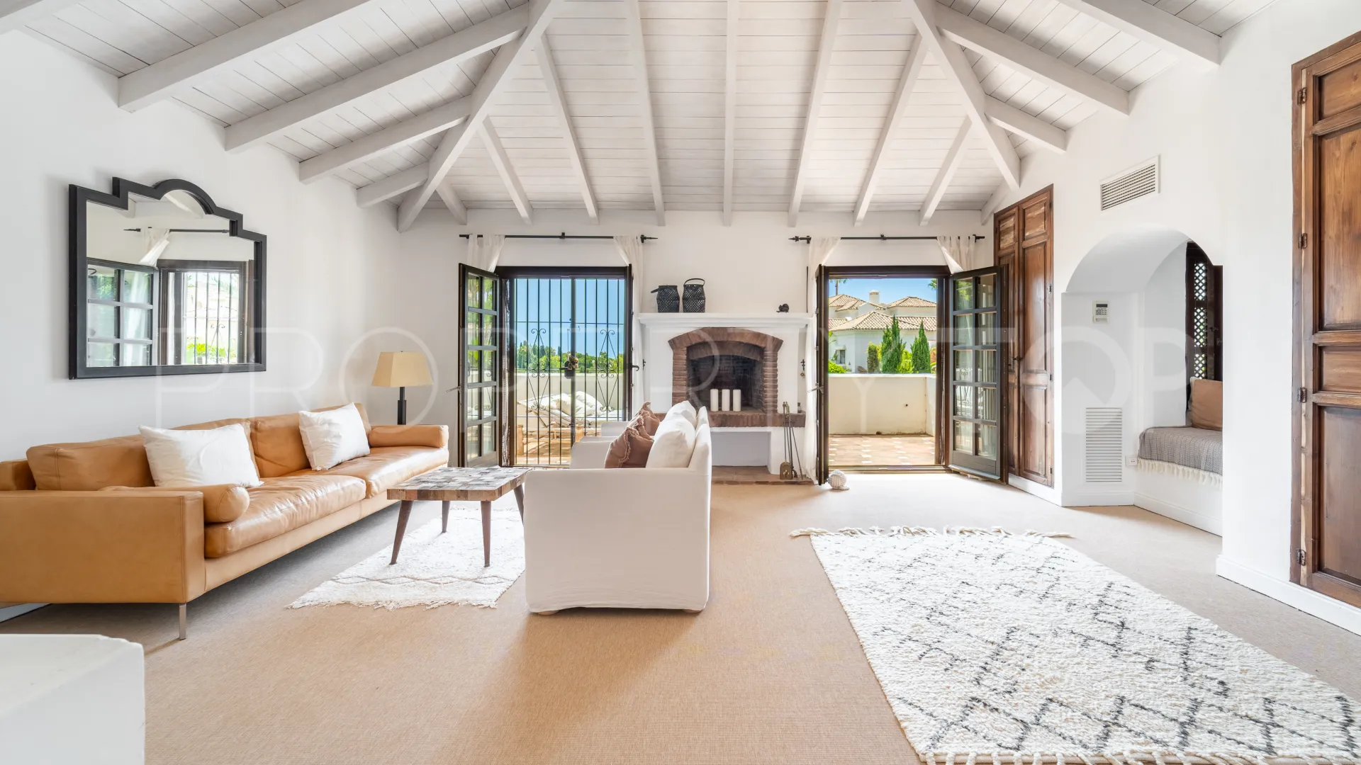 Villa pareada en venta en Marbella Hill Club con 3 dormitorios