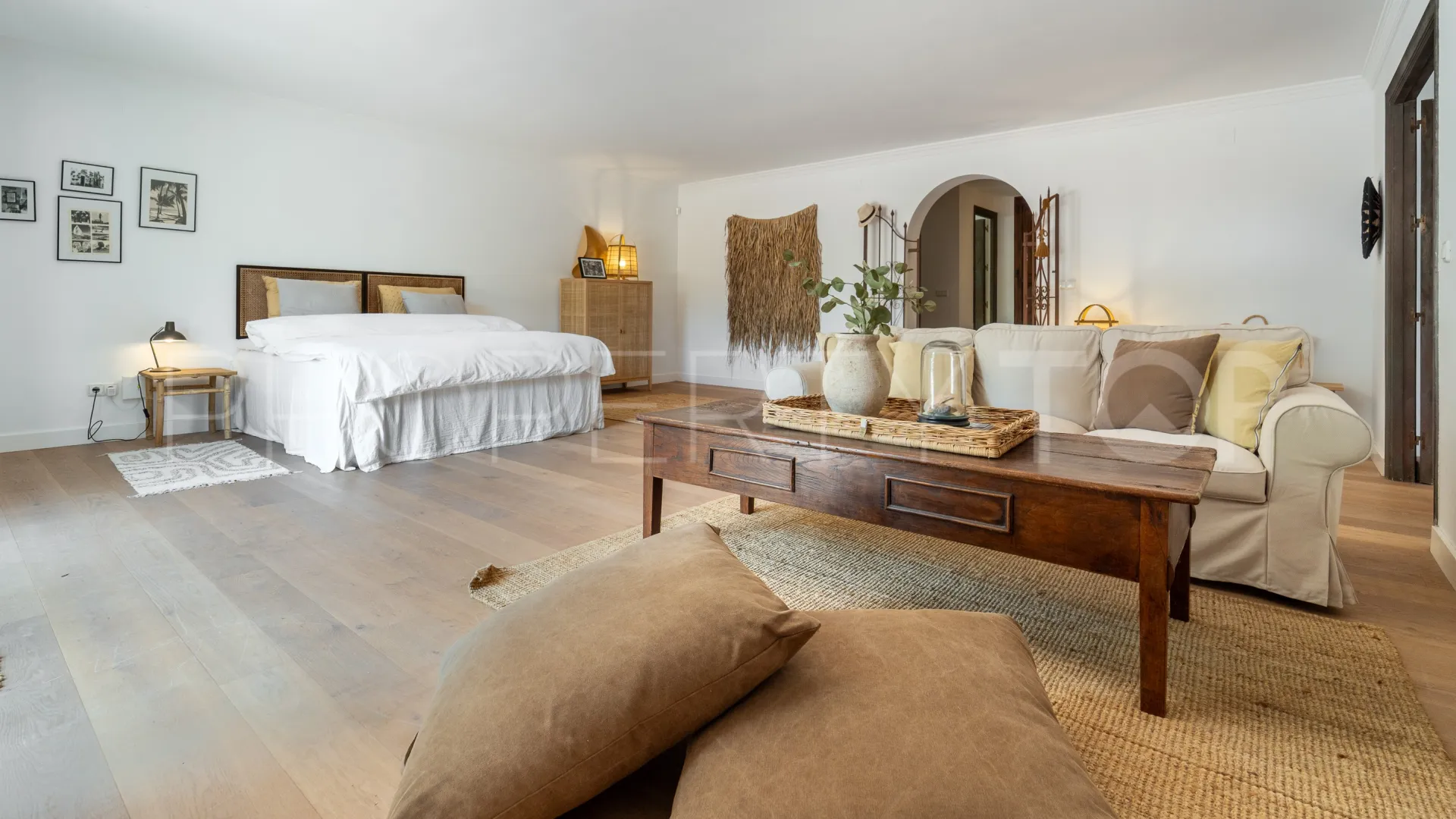 Villa pareada en venta en Marbella Hill Club con 3 dormitorios