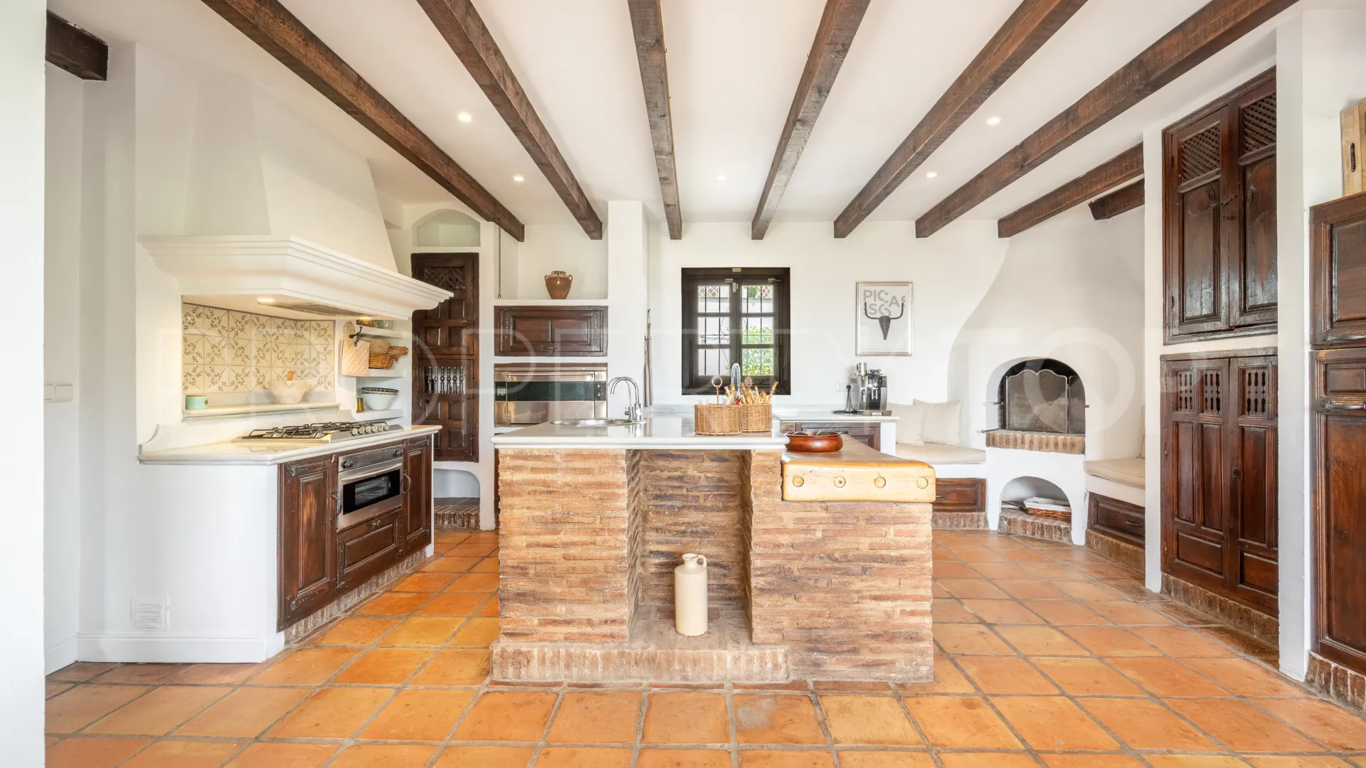 Villa pareada en venta en Marbella Hill Club con 3 dormitorios